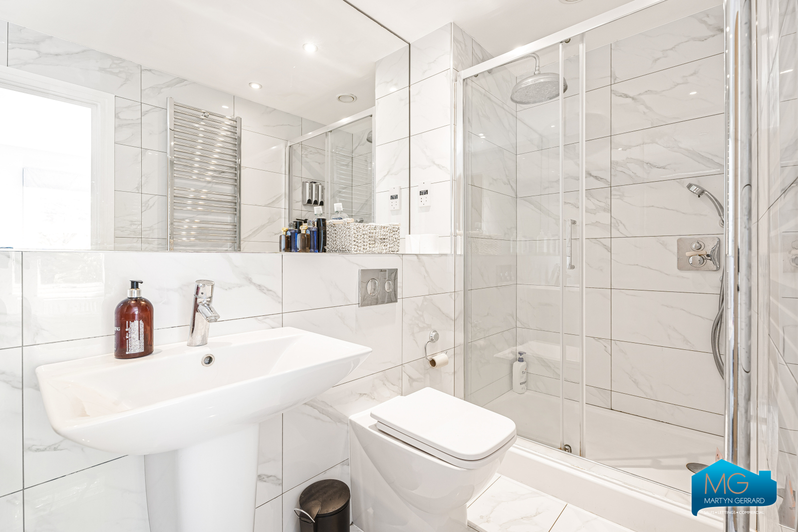 2 bedroom Apartment to rent - Martyn Gerrard