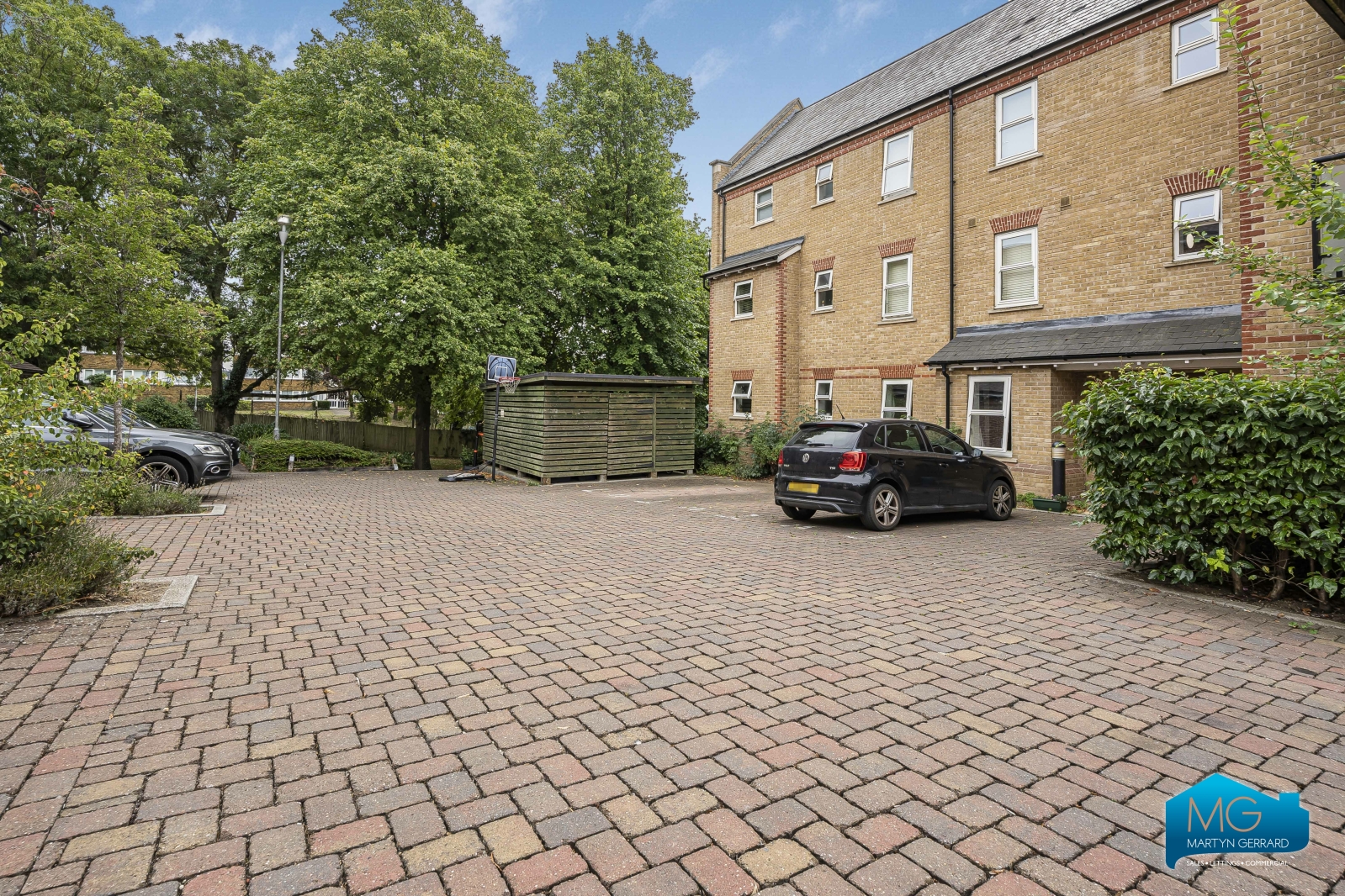 2 bedroom Apartment to rent - Martyn Gerrard