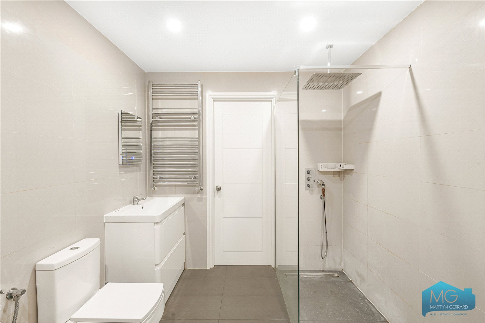 5 bedroom End of Terrace House to rent - Martyn Gerrard