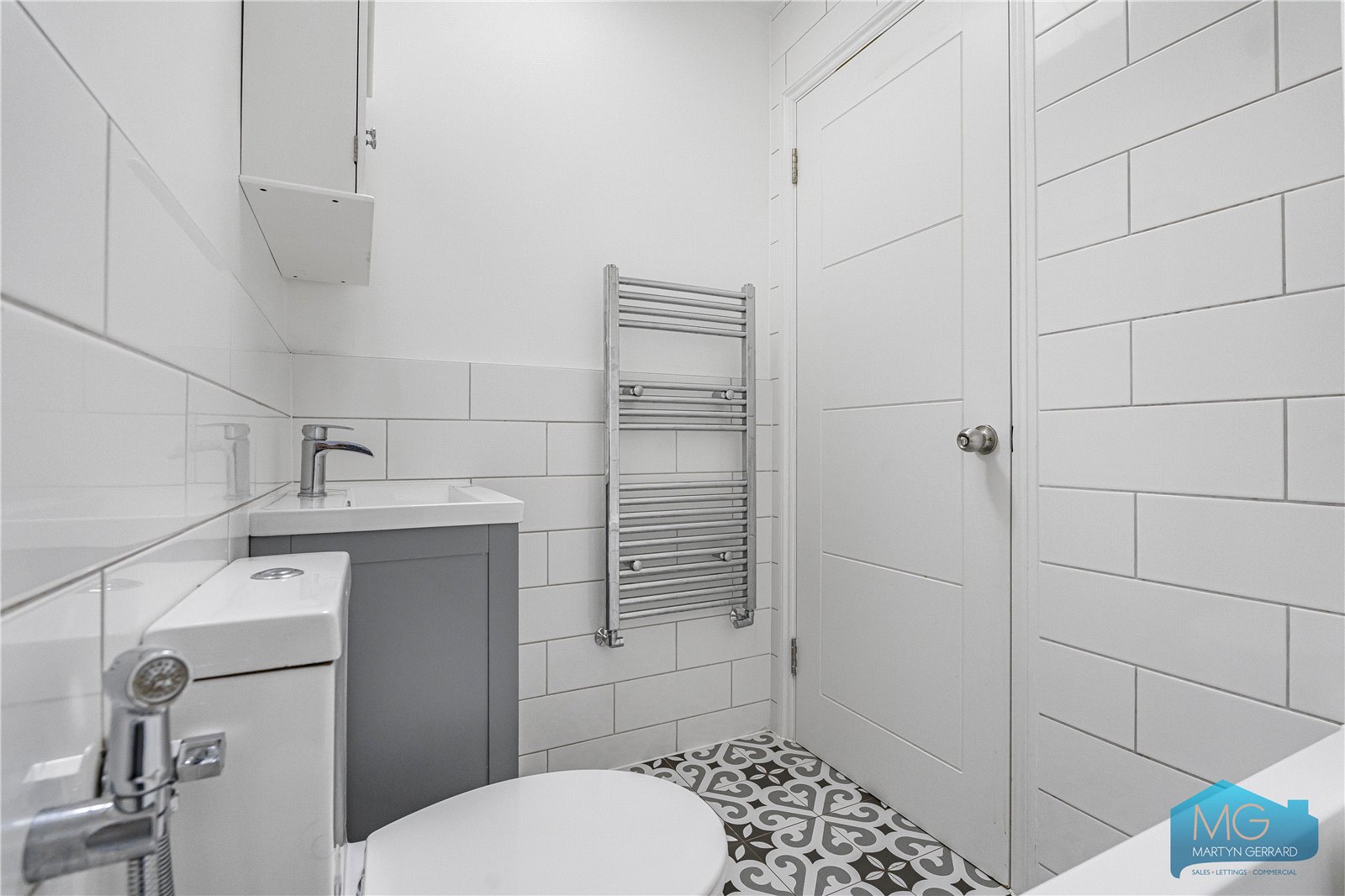 5 bedroom End of Terrace House to rent - Martyn Gerrard