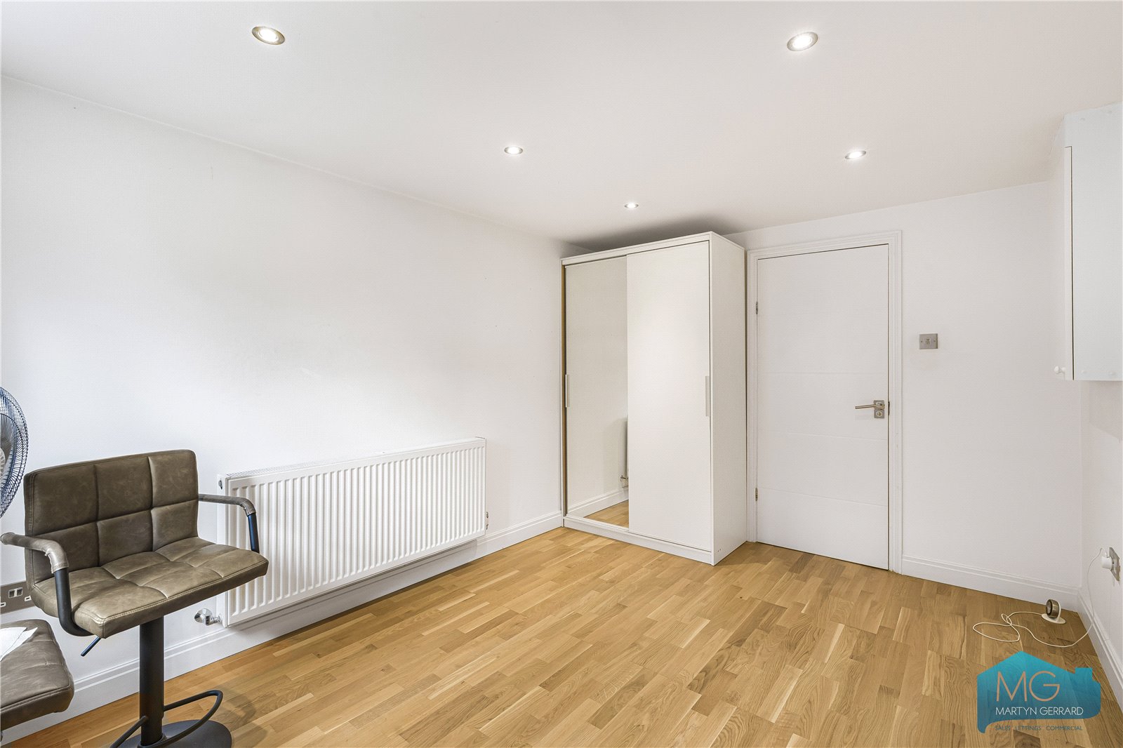 5 bedroom End of Terrace House to rent - Martyn Gerrard