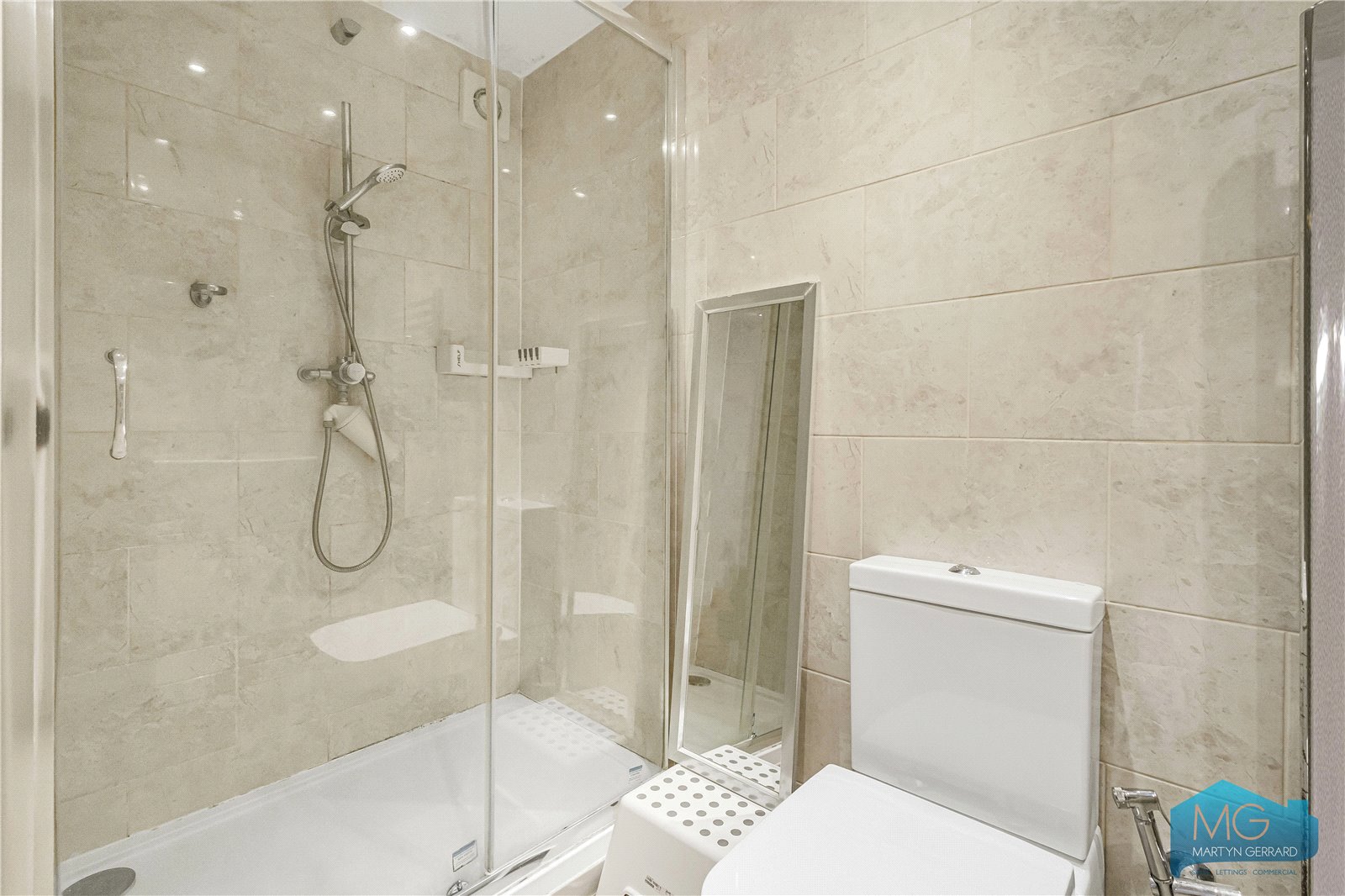 5 bedroom End of Terrace House to rent - Martyn Gerrard