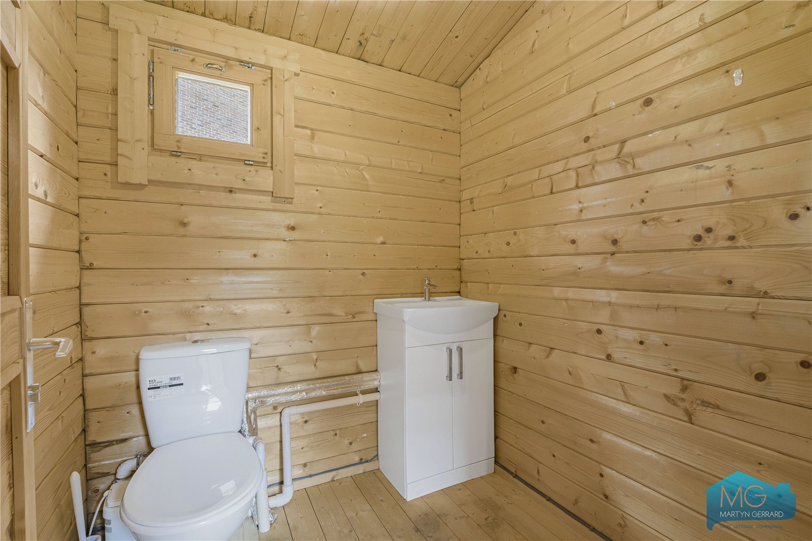 5 bedroom End of Terrace House to rent - Martyn Gerrard