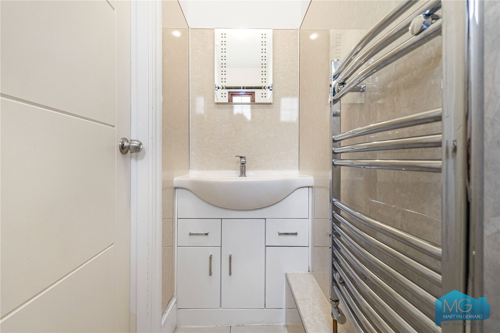 5 bedroom End of Terrace House to rent - Martyn Gerrard