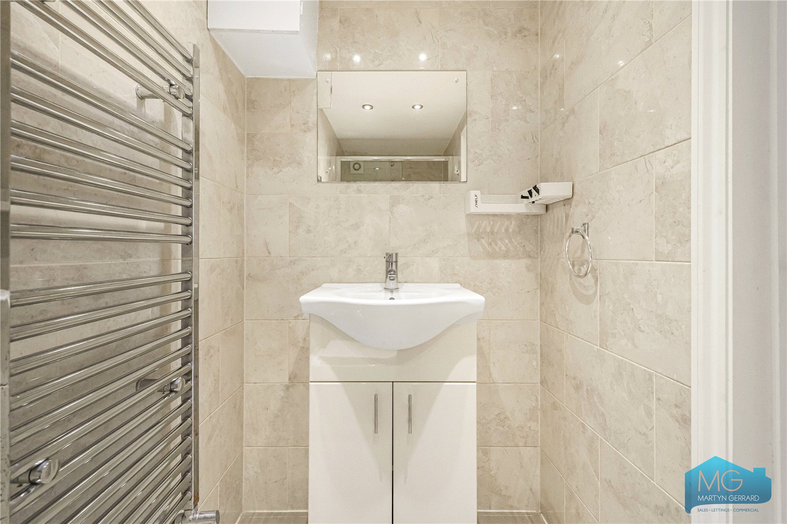 5 bedroom End of Terrace House to rent - Martyn Gerrard