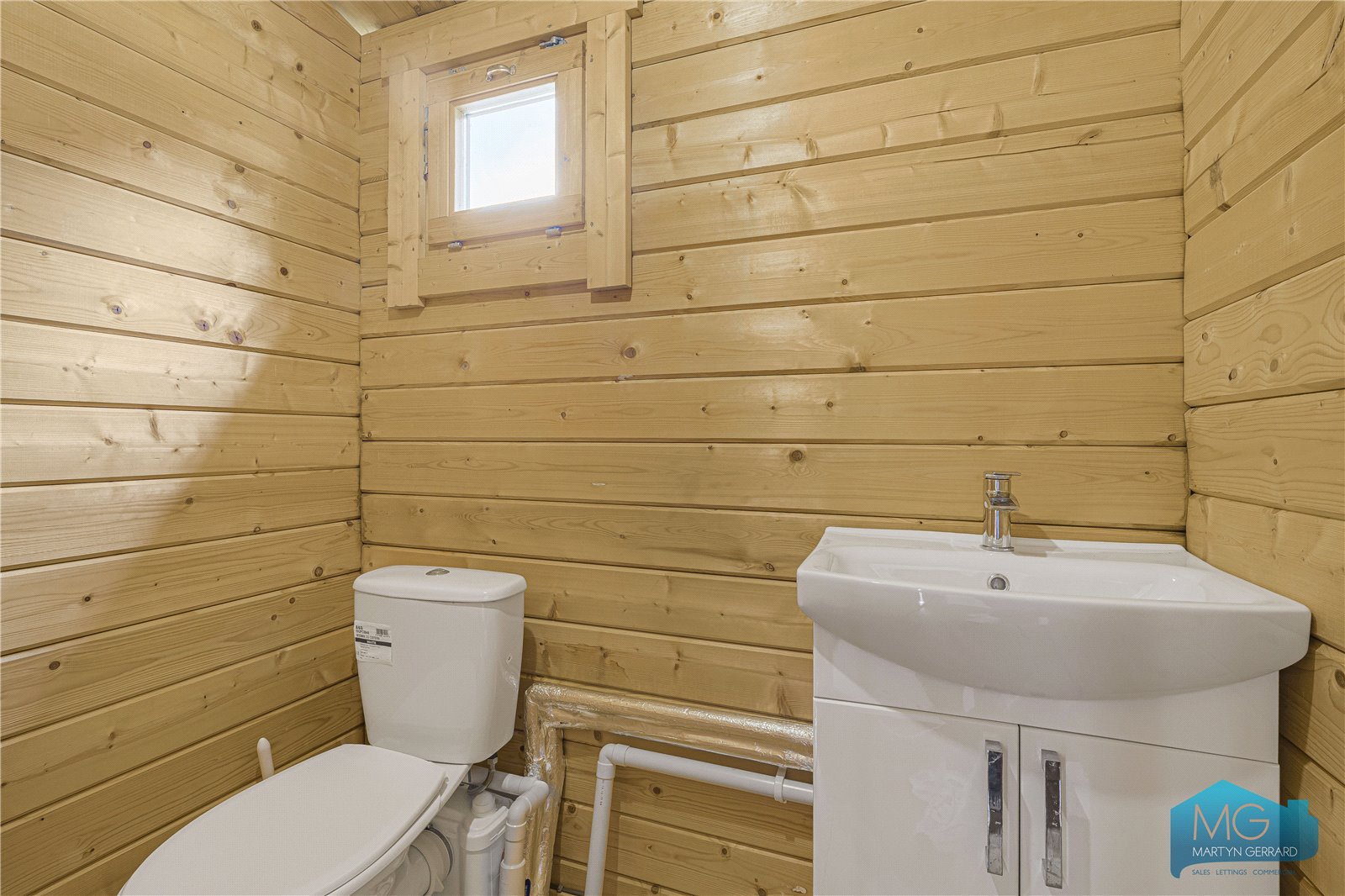 5 bedroom End of Terrace House to rent - Martyn Gerrard