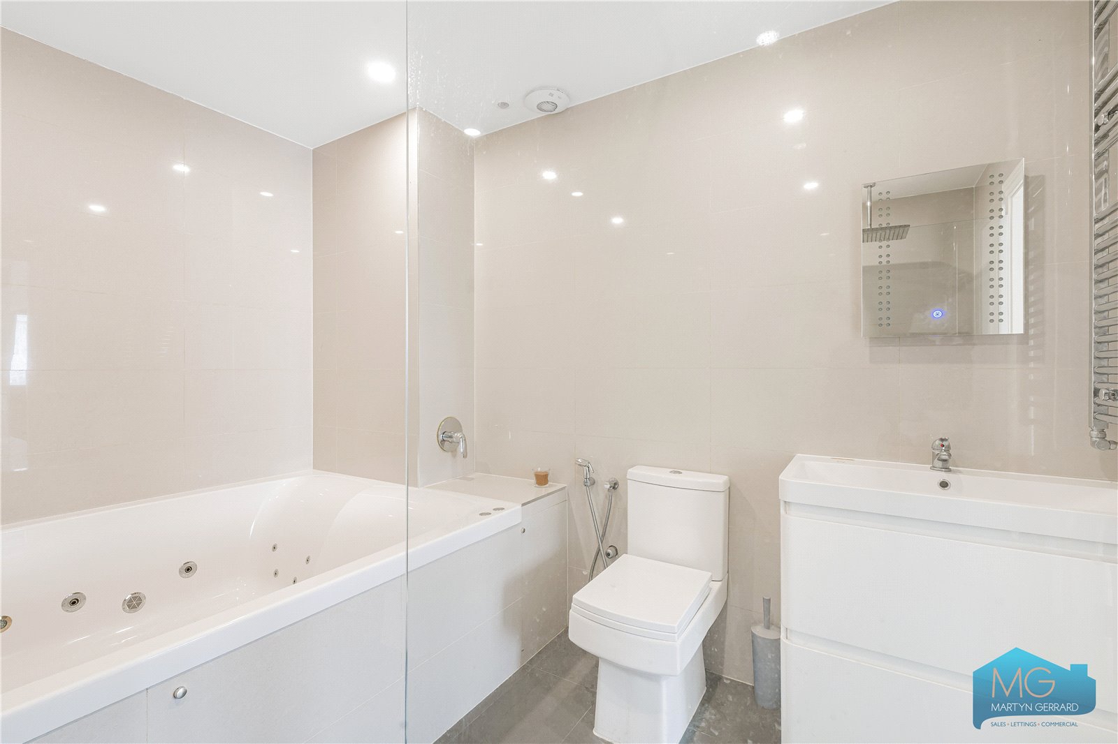 5 bedroom End of Terrace House to rent - Martyn Gerrard