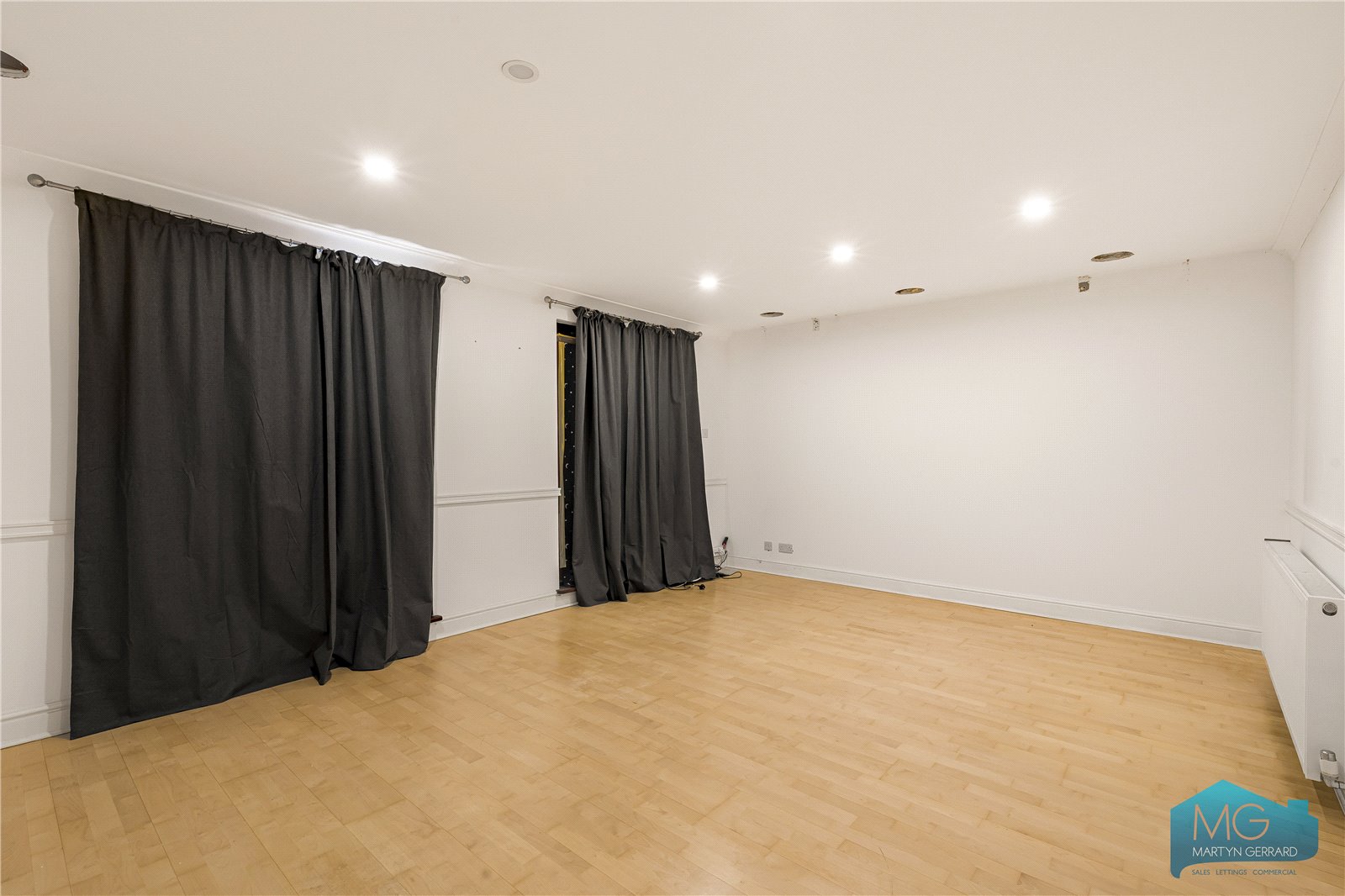 5 bedroom End of Terrace House to rent - Martyn Gerrard