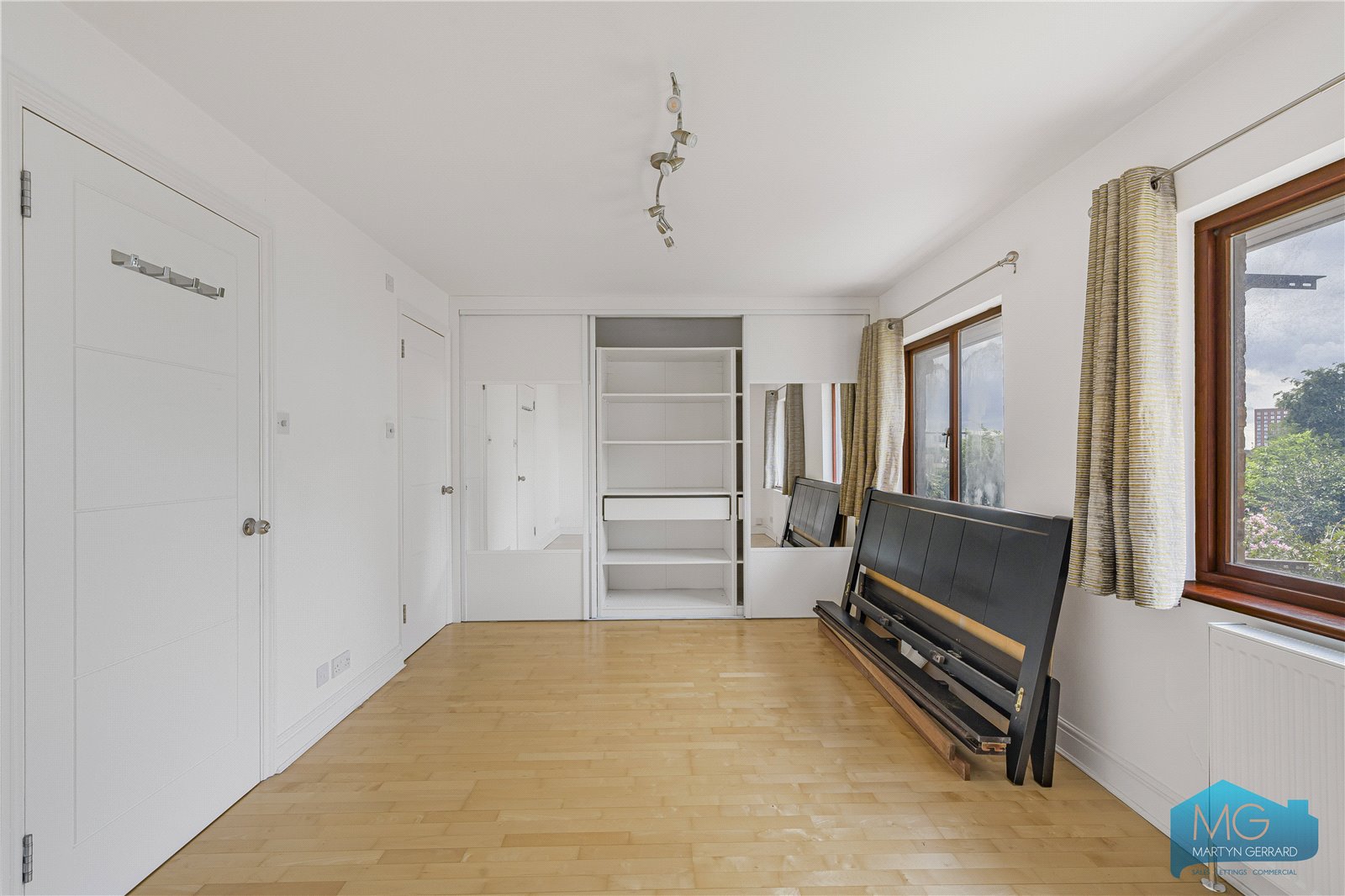 5 bedroom End of Terrace House to rent - Martyn Gerrard