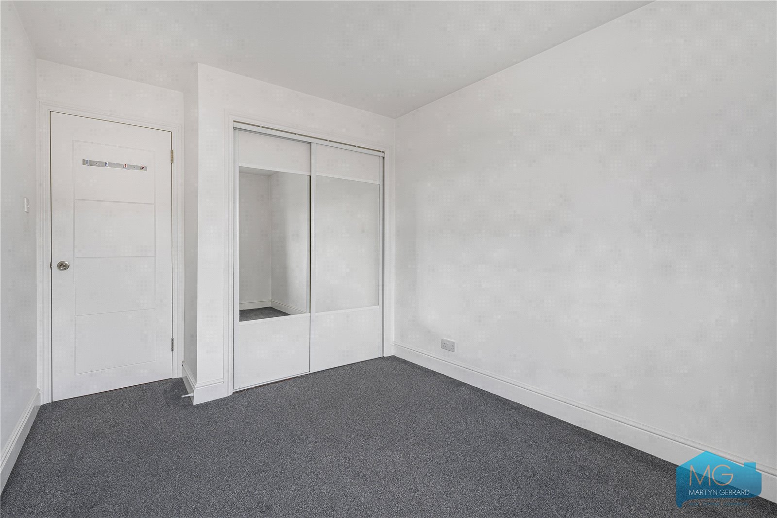 5 bedroom End of Terrace House to rent - Martyn Gerrard