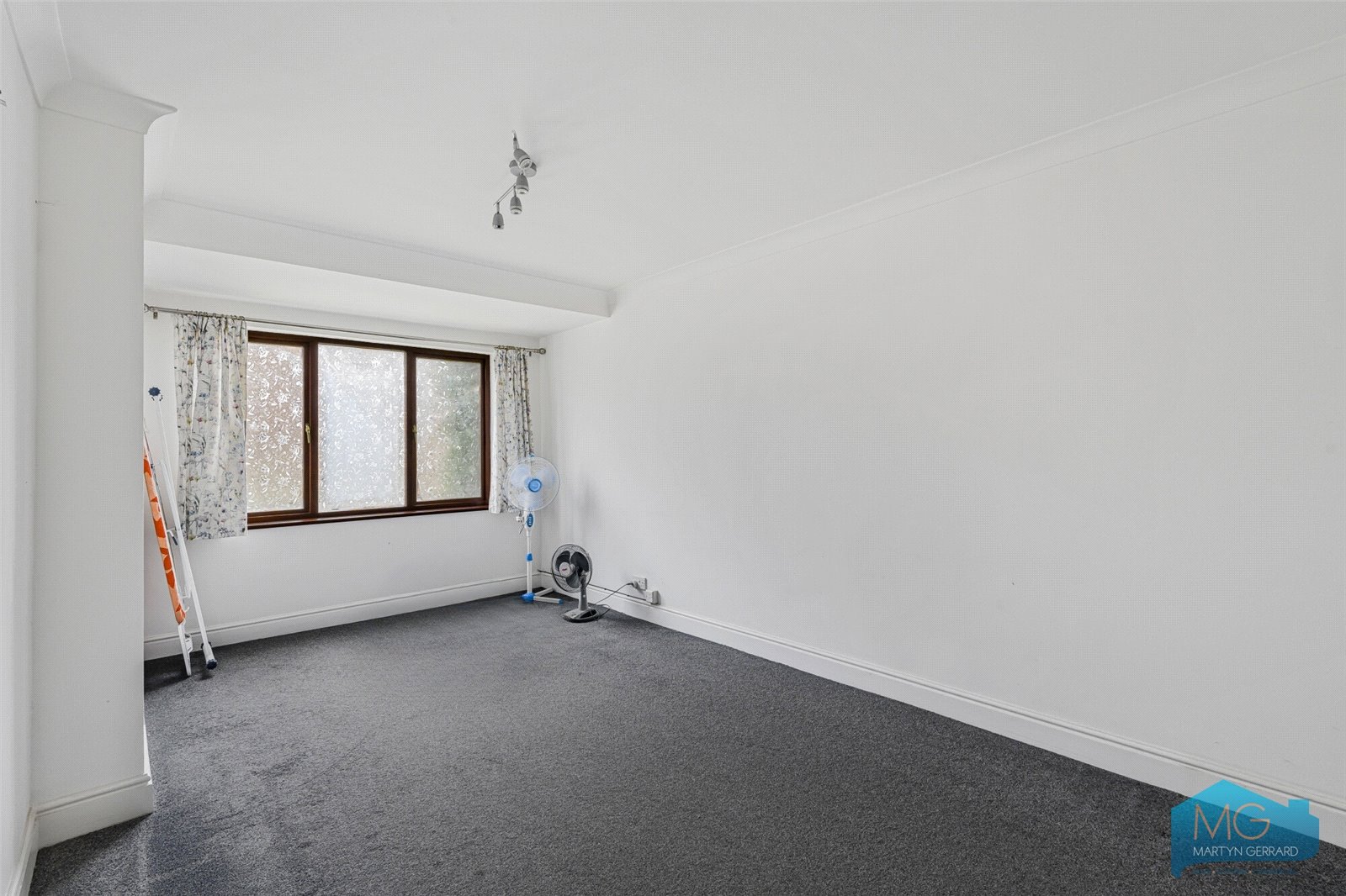 5 bedroom End of Terrace House to rent - Martyn Gerrard