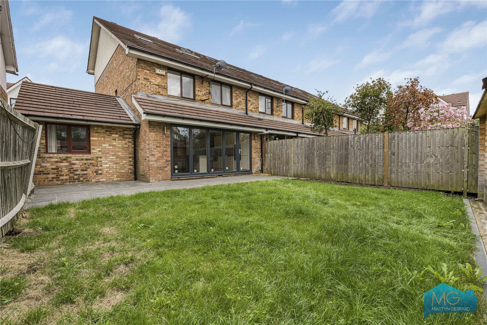 5 bedroom End of Terrace House to rent - Martyn Gerrard