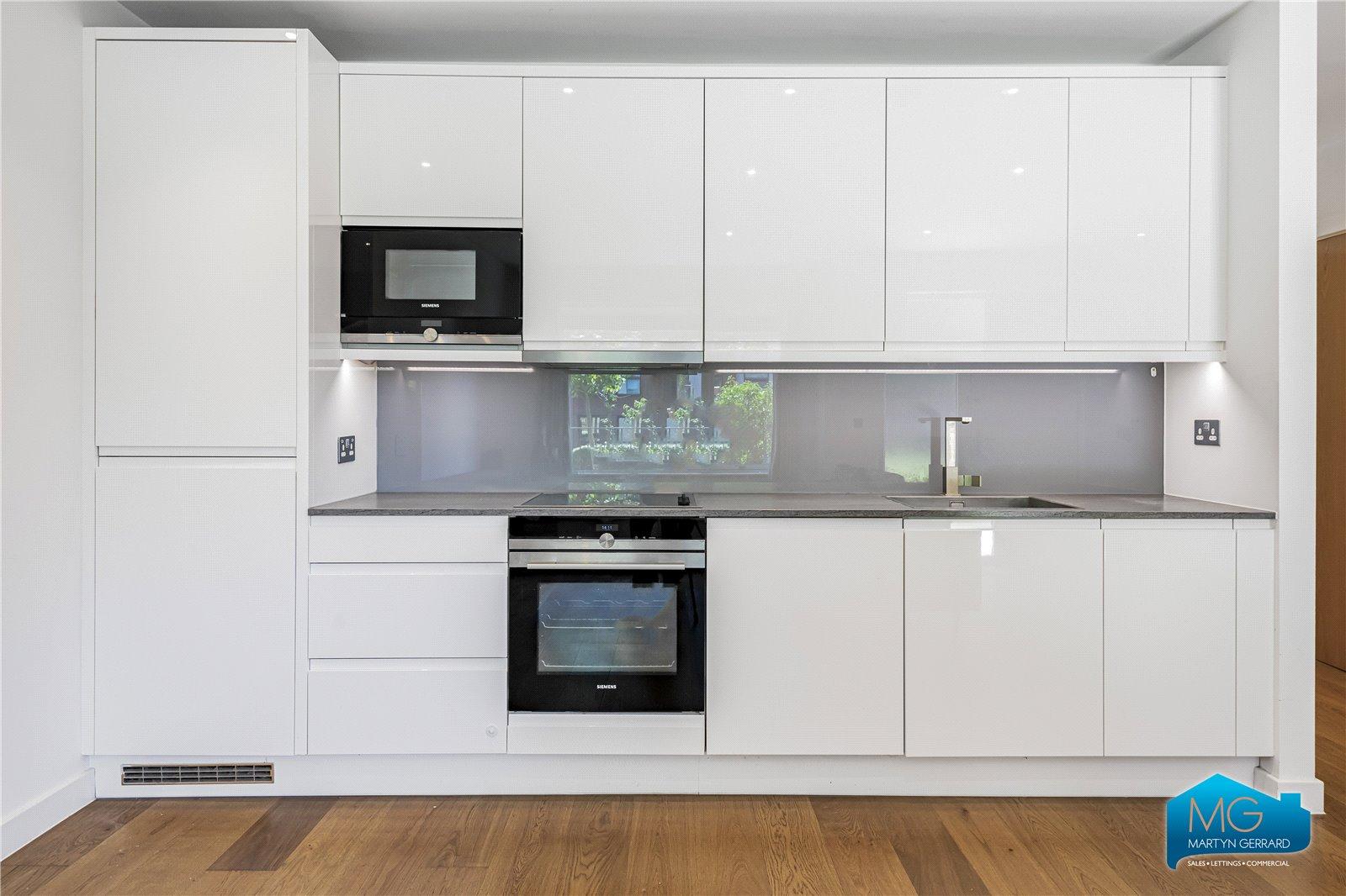 1 bedroom Ground Floor Flat to rent - Martyn Gerrard