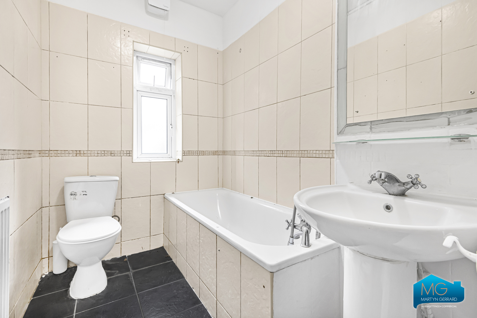 2 bedroom Ground Floor Flat to rent - Martyn Gerrard
