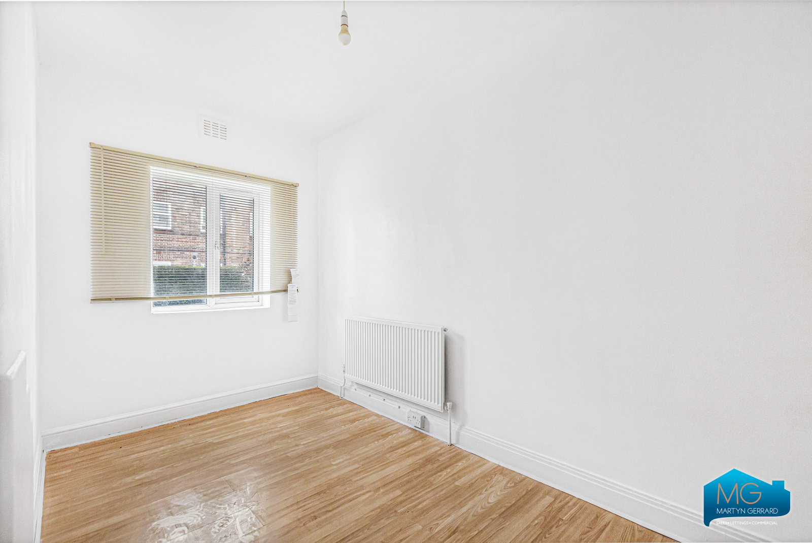2 bedroom Ground Floor Flat to rent - Martyn Gerrard