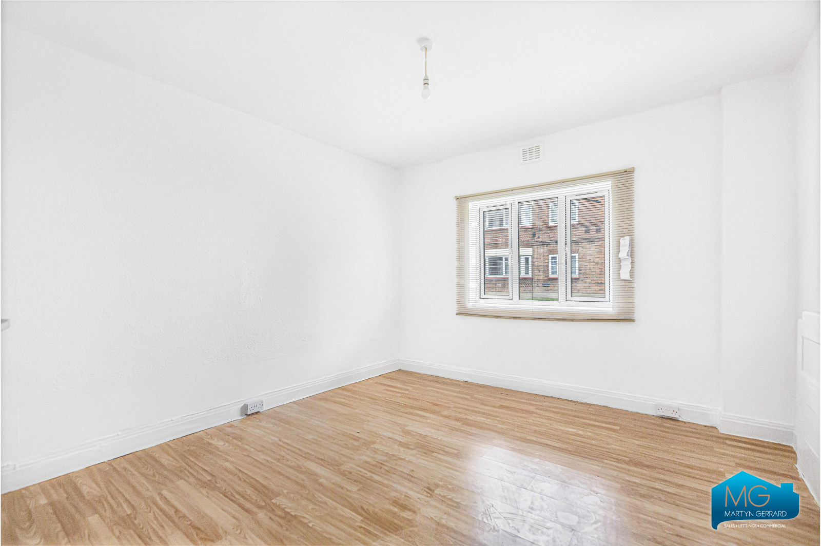 2 bedroom Ground Floor Flat to rent - Martyn Gerrard