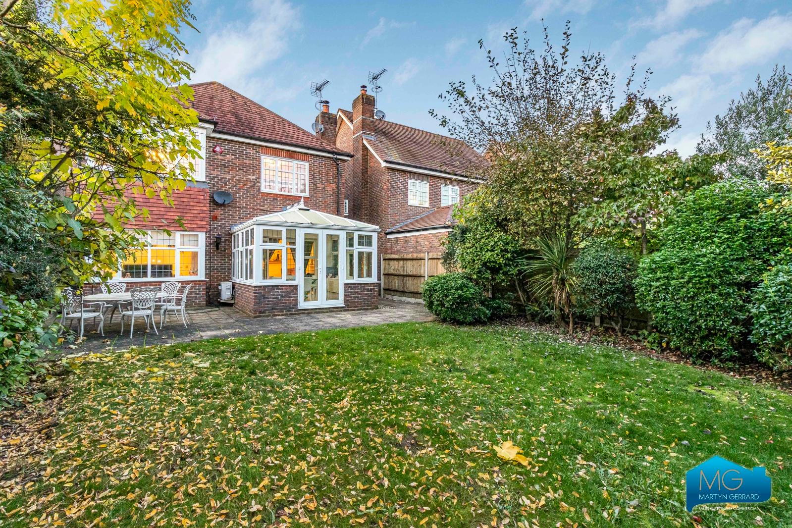 4 bedroom Detached House to rent - Martyn Gerrard