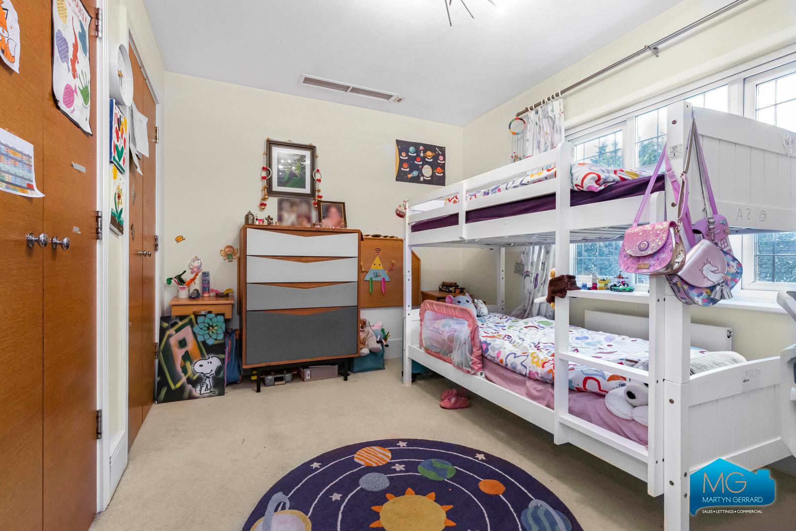 4 bedroom Detached House to rent - Martyn Gerrard