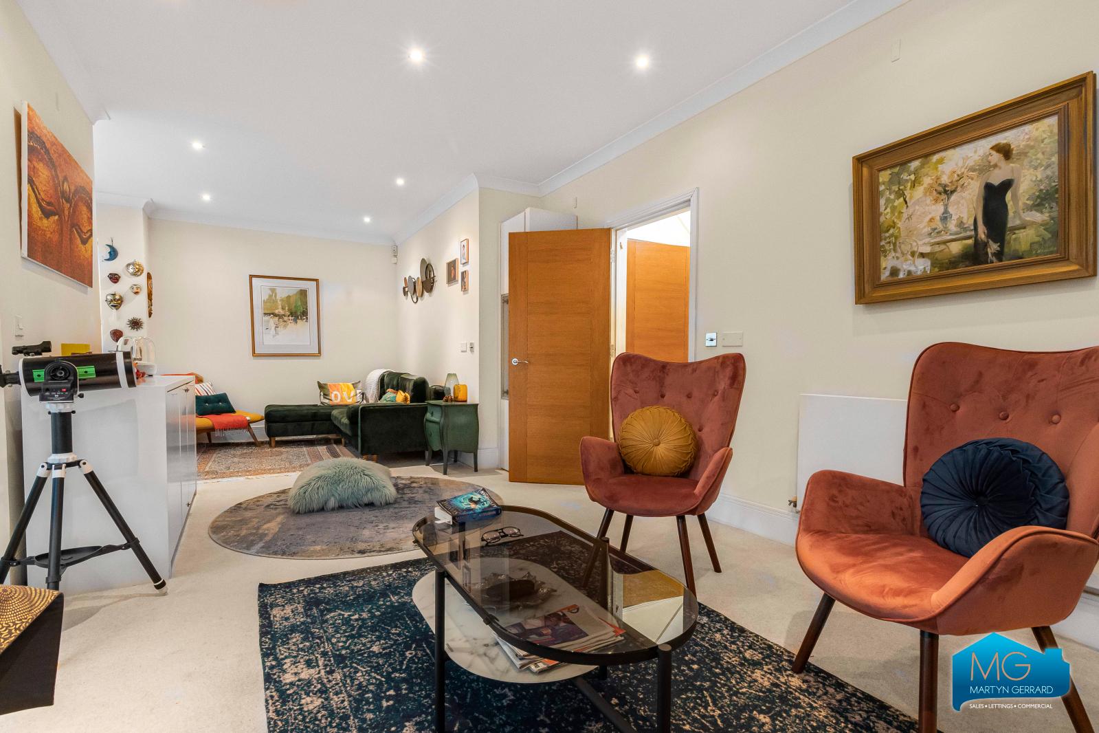 4 bedroom Detached House to rent - Martyn Gerrard