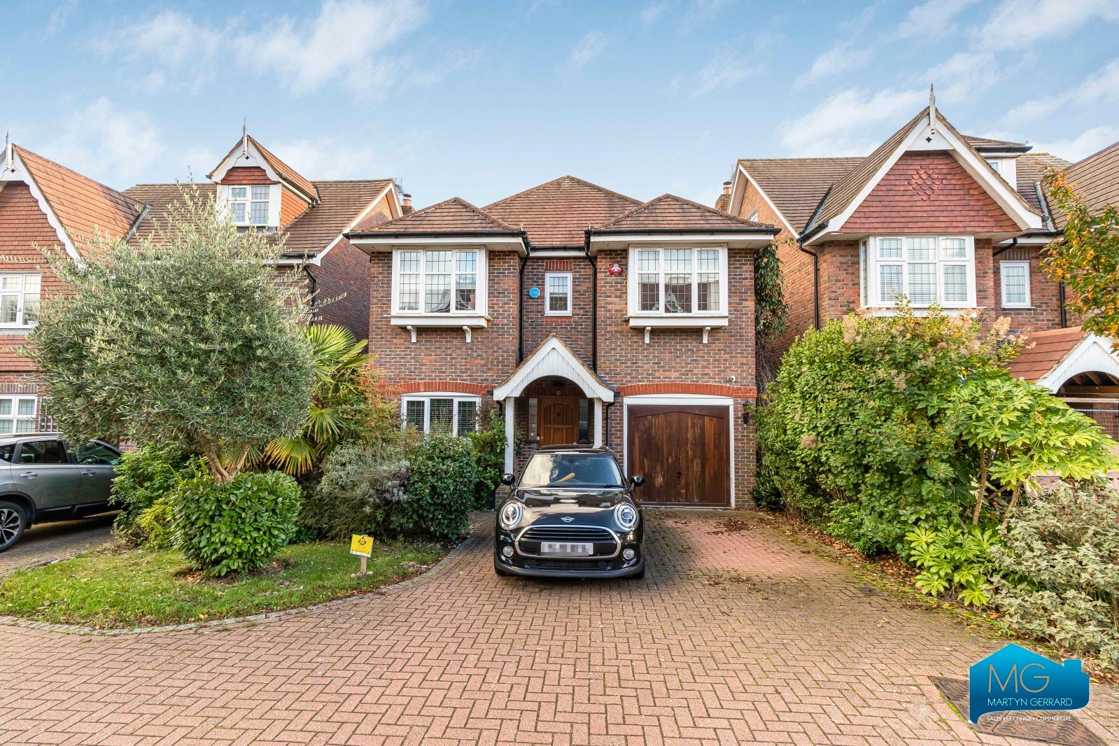 4 bedroom Detached House to rent - Martyn Gerrard