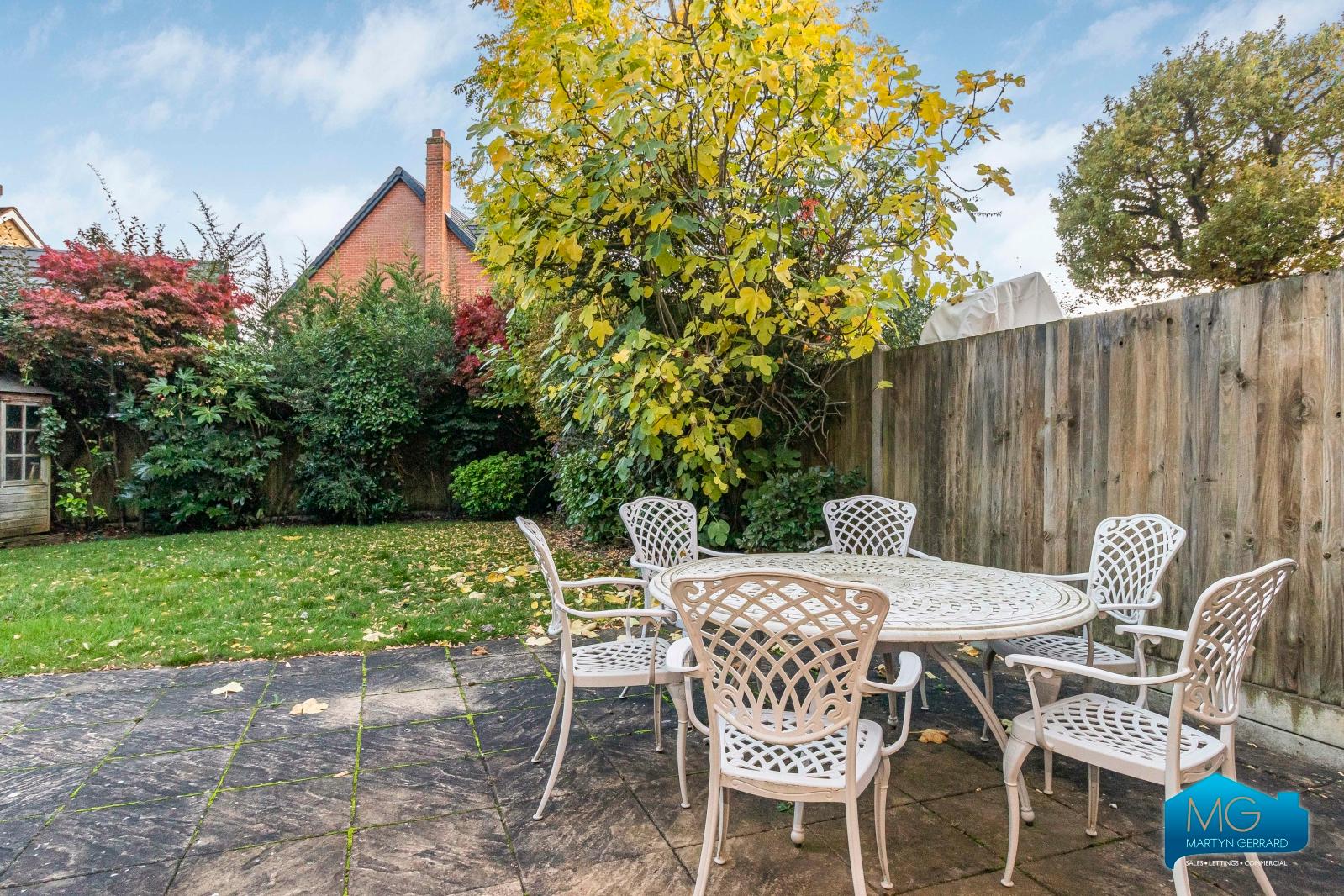 4 bedroom Detached House to rent - Martyn Gerrard