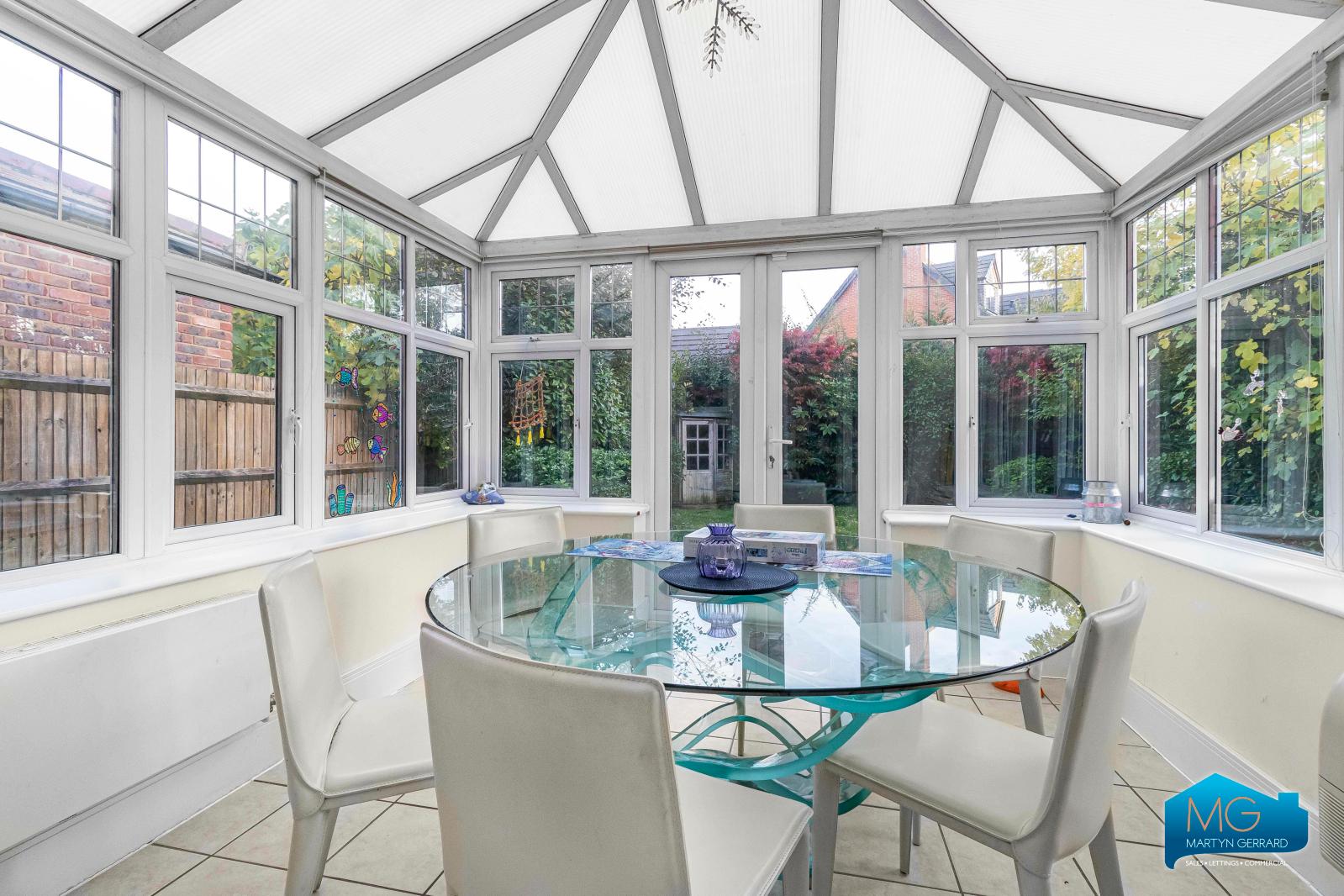 4 bedroom Detached House to rent - Martyn Gerrard