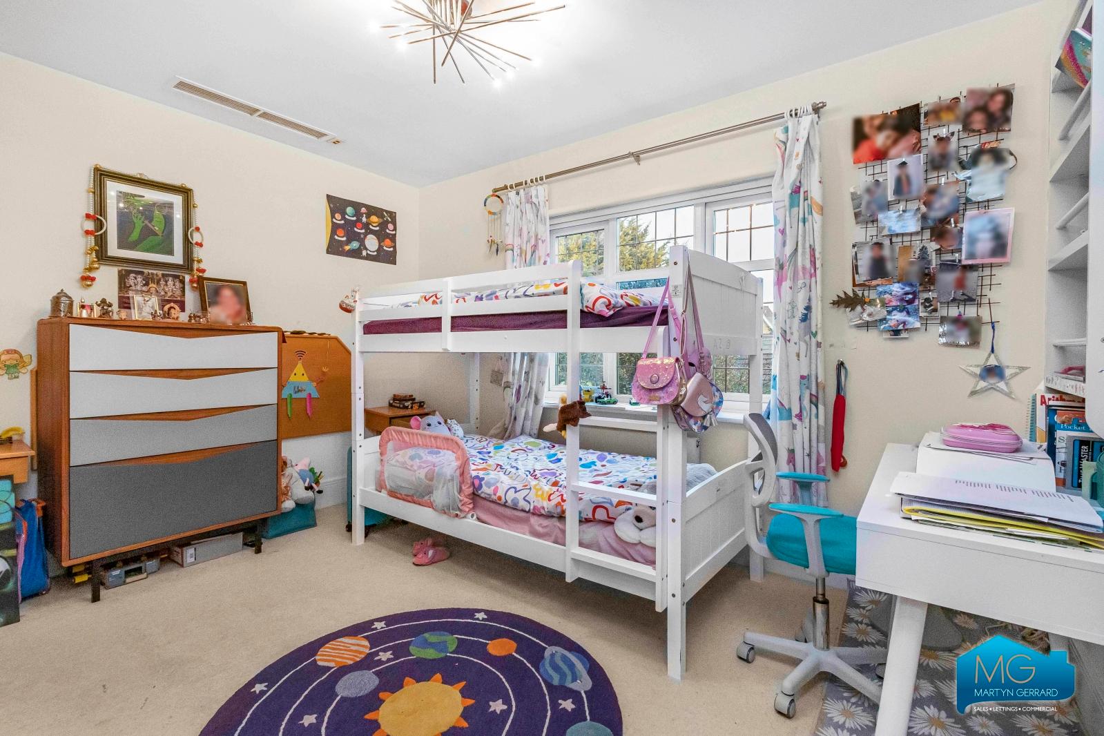 4 bedroom Detached House to rent - Martyn Gerrard
