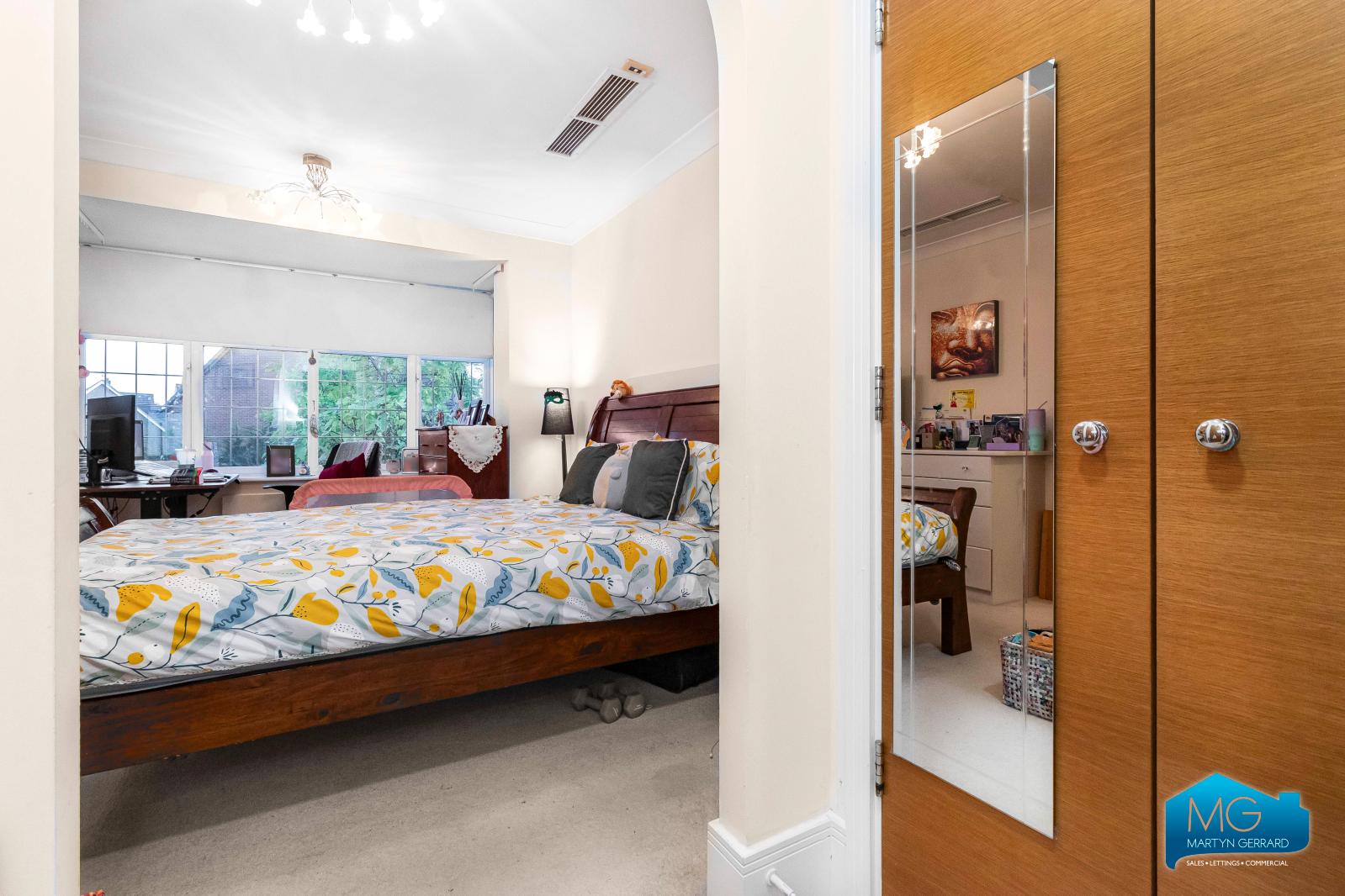 4 bedroom Detached House to rent - Martyn Gerrard