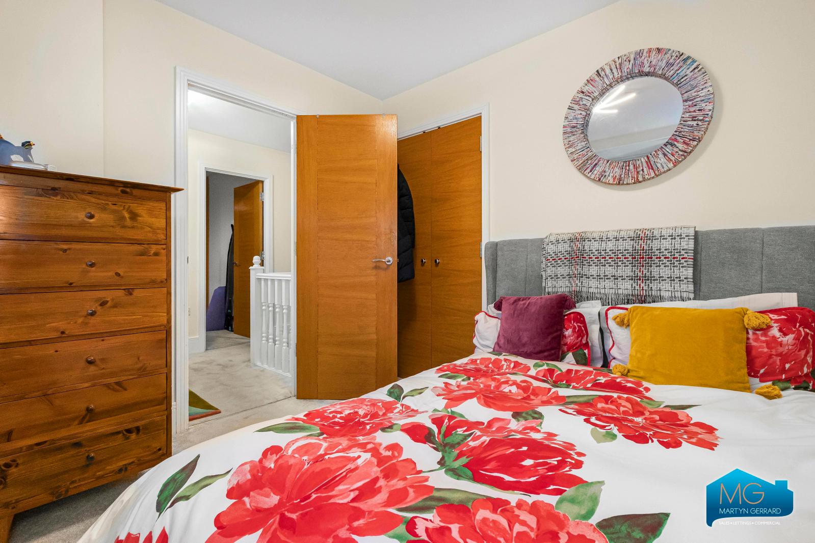 4 bedroom Detached House to rent - Martyn Gerrard