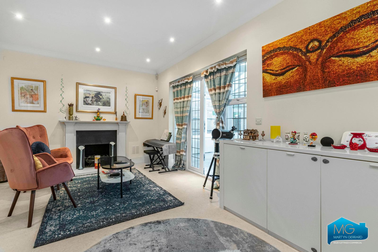 4 bedroom Detached House to rent - Martyn Gerrard