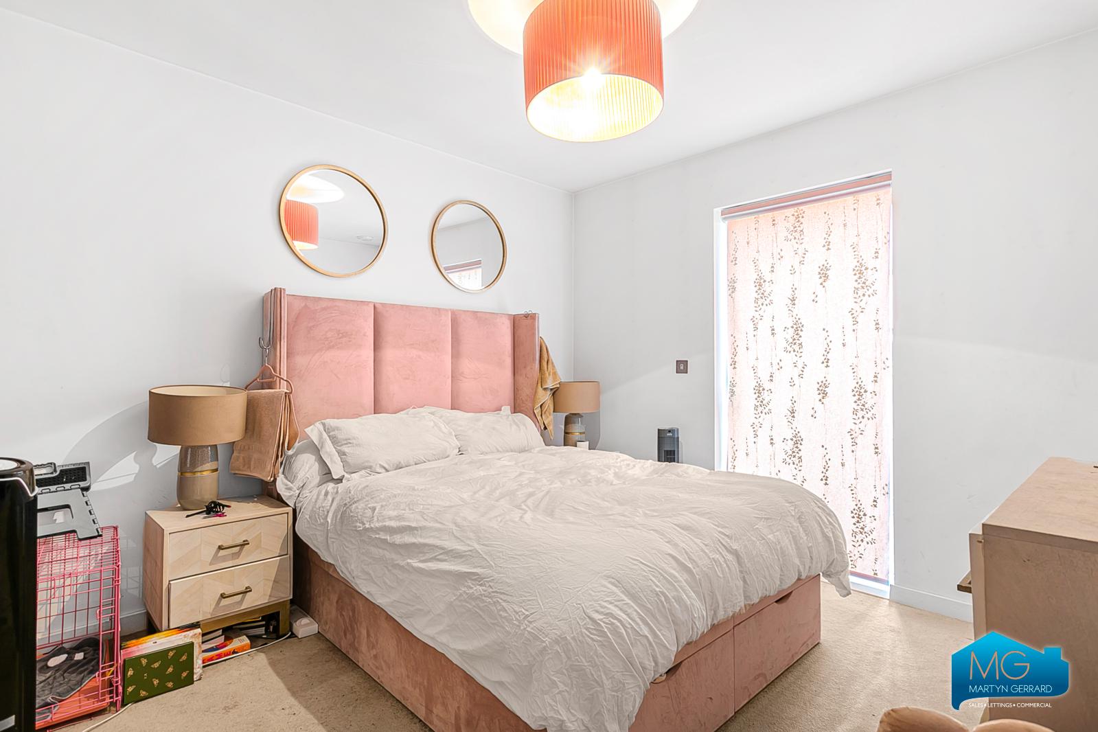 2 bedroom Apartment to rent - Martyn Gerrard