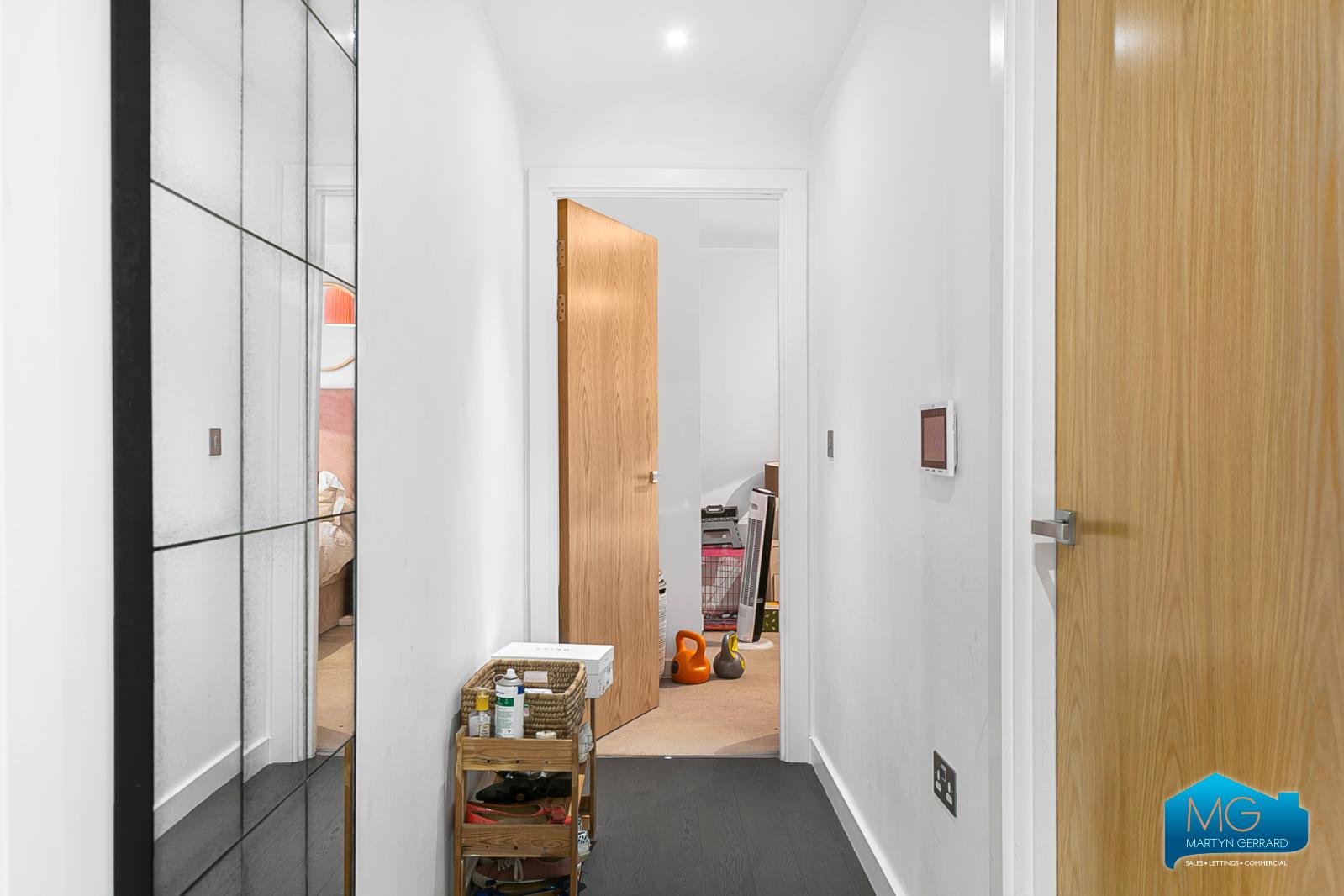 2 bedroom Apartment to rent - Martyn Gerrard