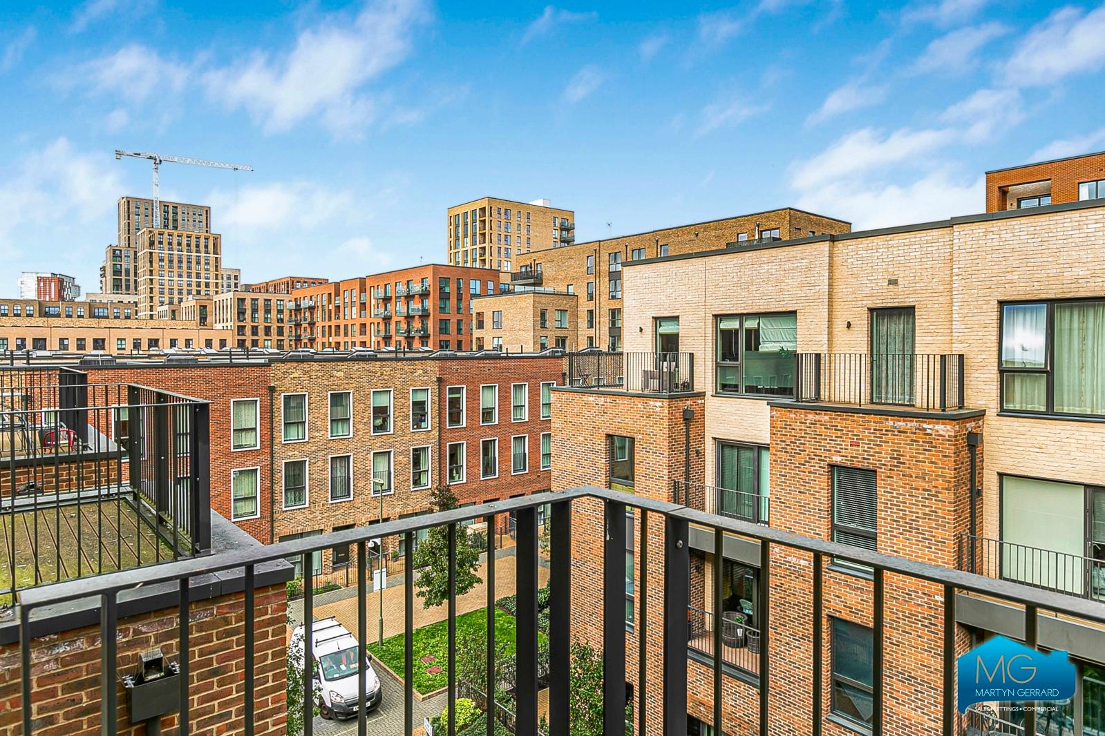2 bedroom Apartment to rent - Martyn Gerrard