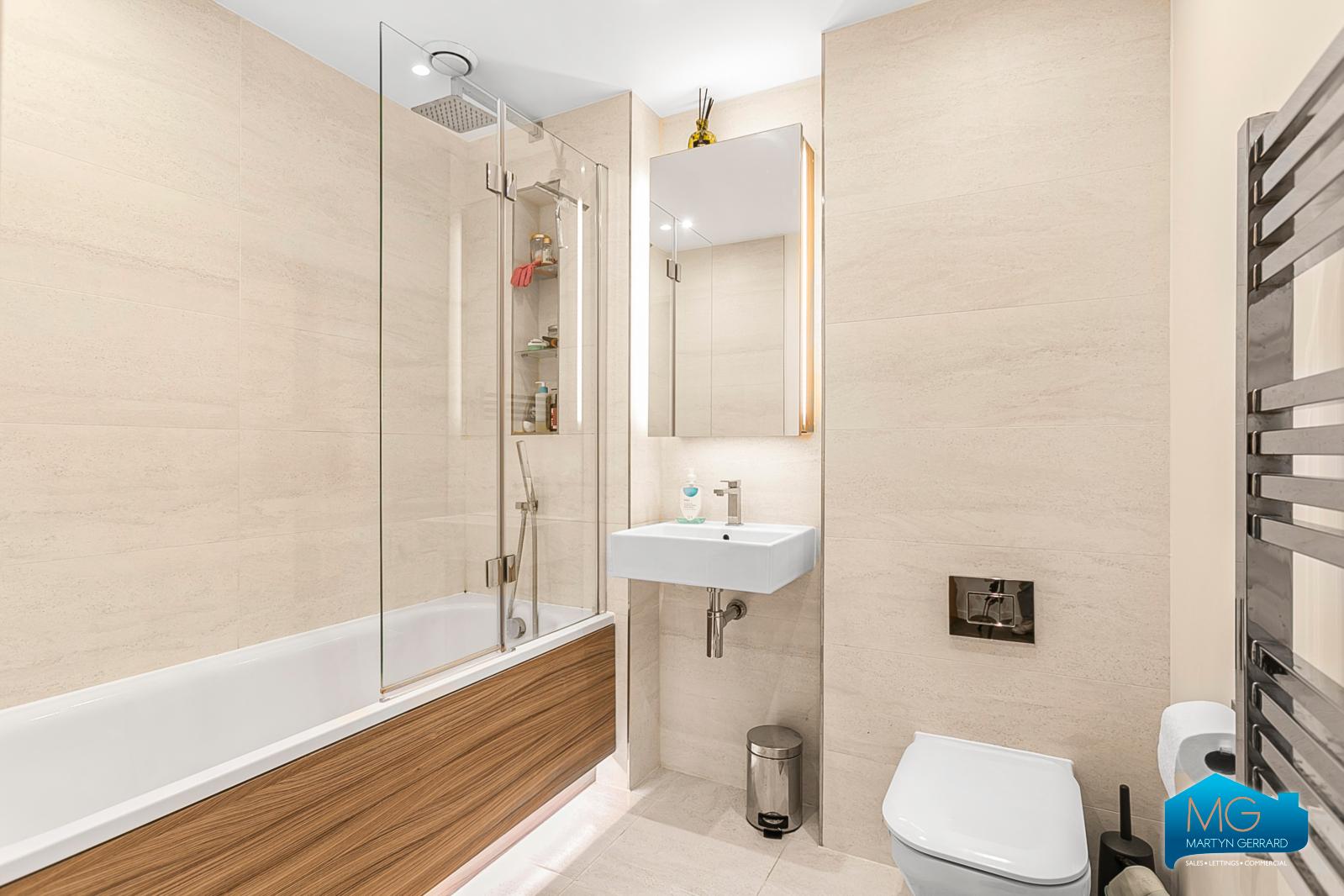 2 bedroom Apartment to rent - Martyn Gerrard