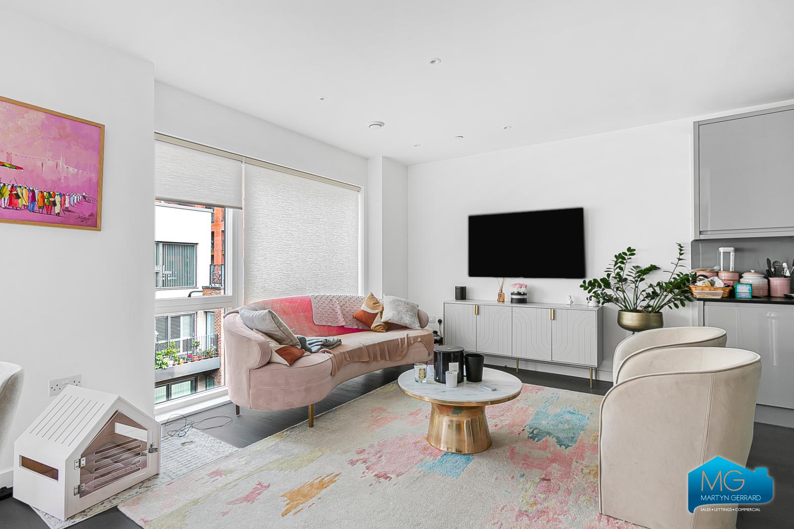2 bedroom Apartment to rent - Martyn Gerrard