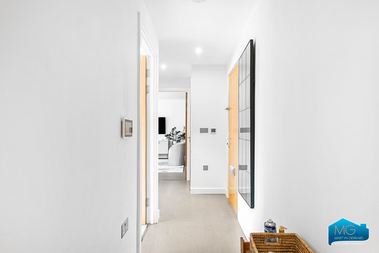 2 bedroom Apartment to rent - Martyn Gerrard