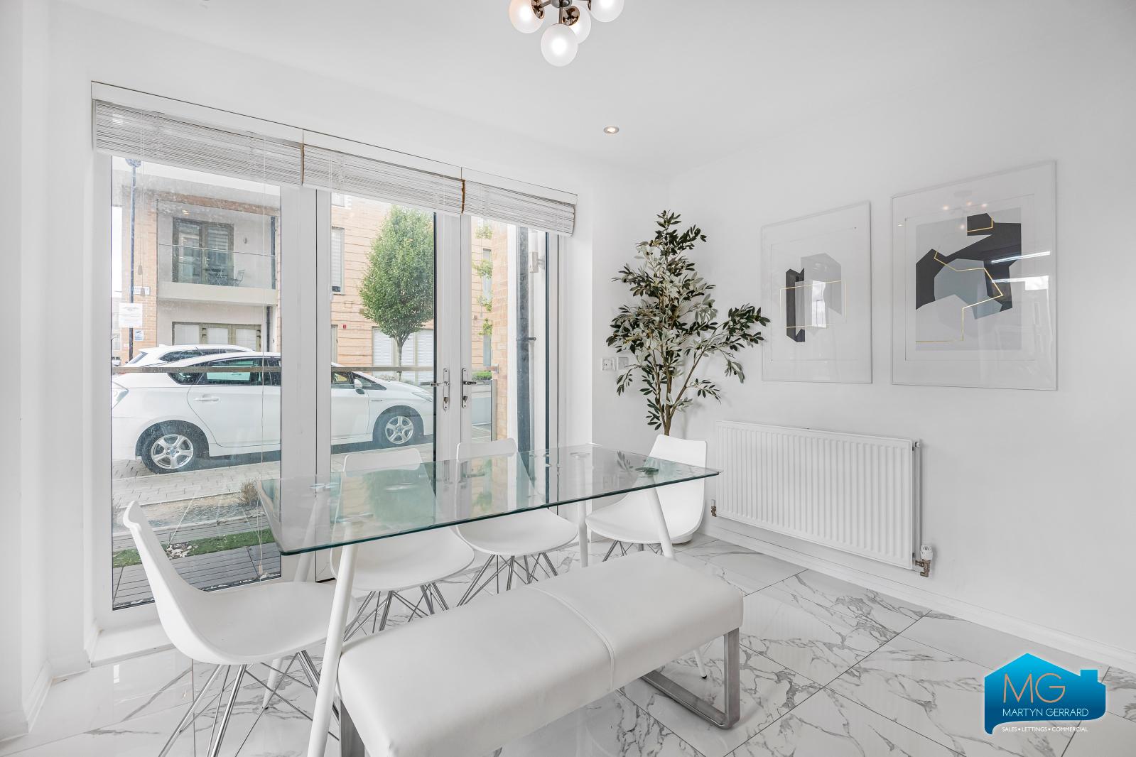3 bedroom Ground Floor Flat to rent - Martyn Gerrard