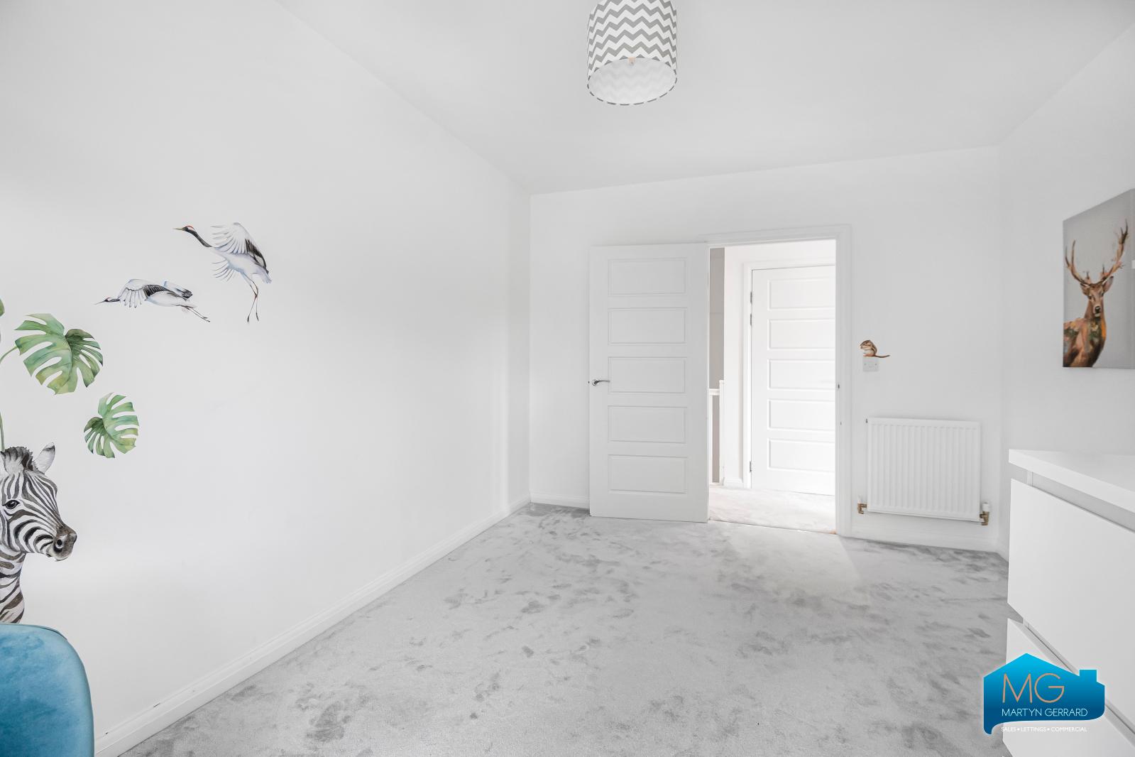 3 bedroom Ground Floor Flat to rent - Martyn Gerrard