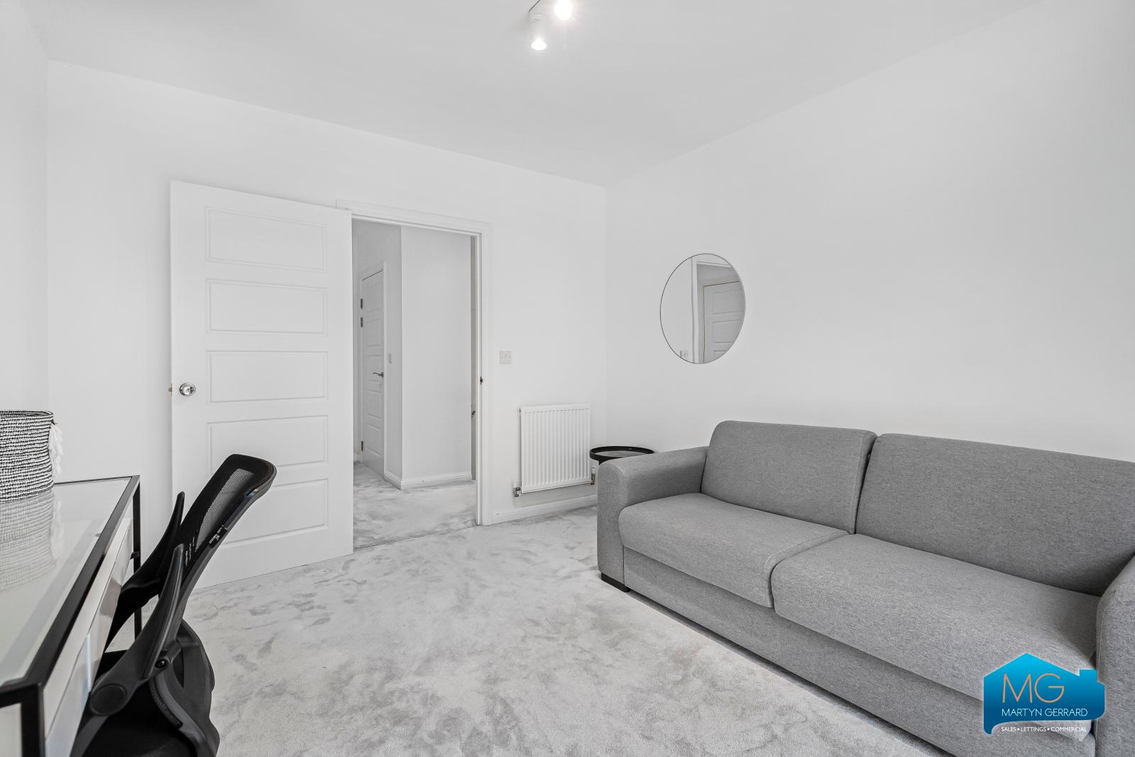 3 bedroom Ground Floor Flat to rent - Martyn Gerrard
