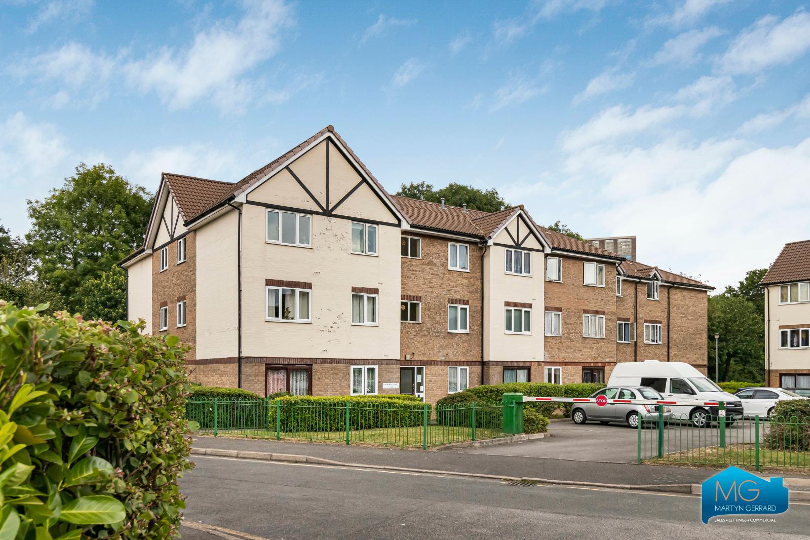 1 bedroom Ground Floor Flat to rent - Martyn Gerrard