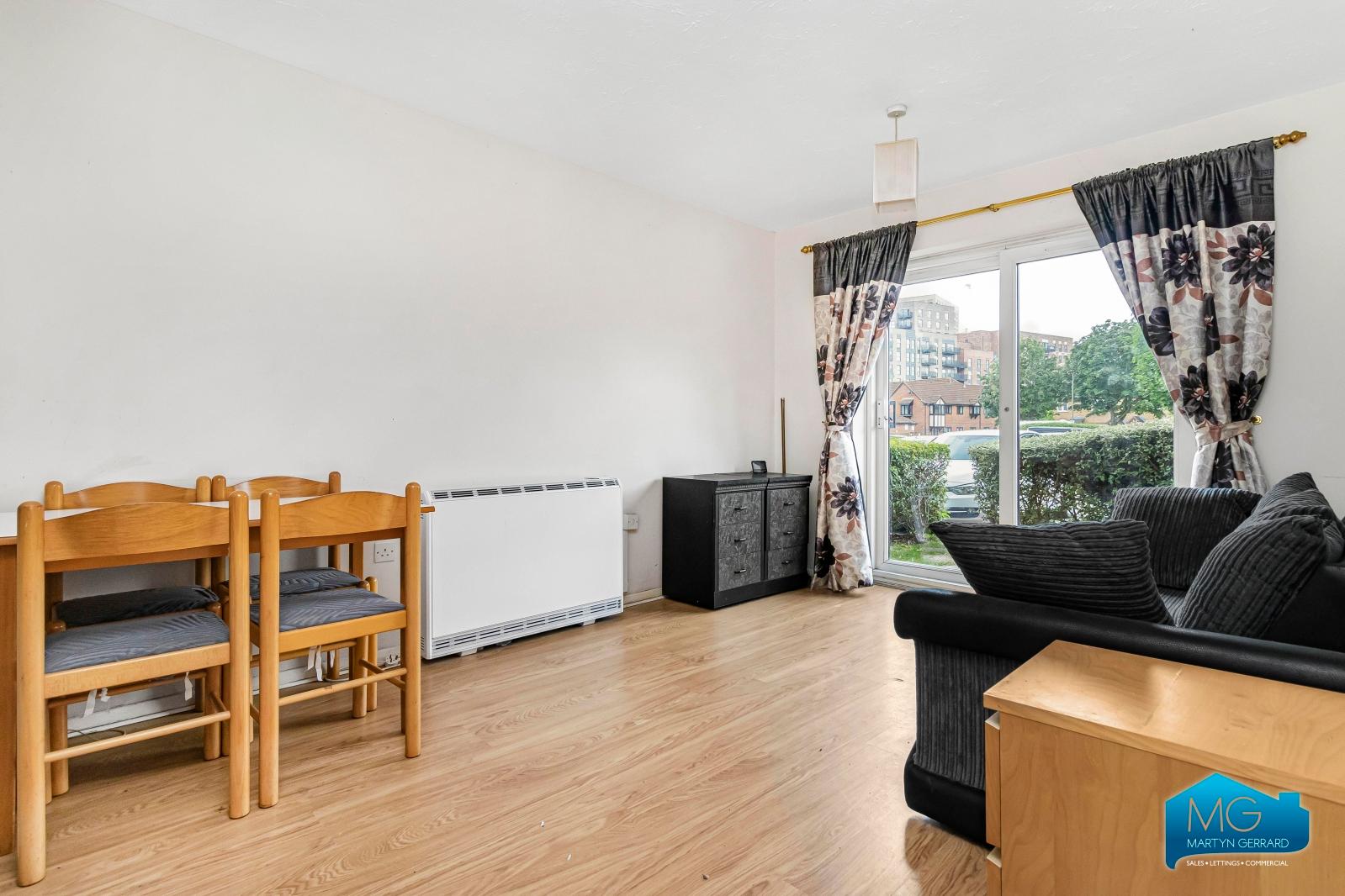 1 bedroom Ground Floor Flat to rent - Martyn Gerrard
