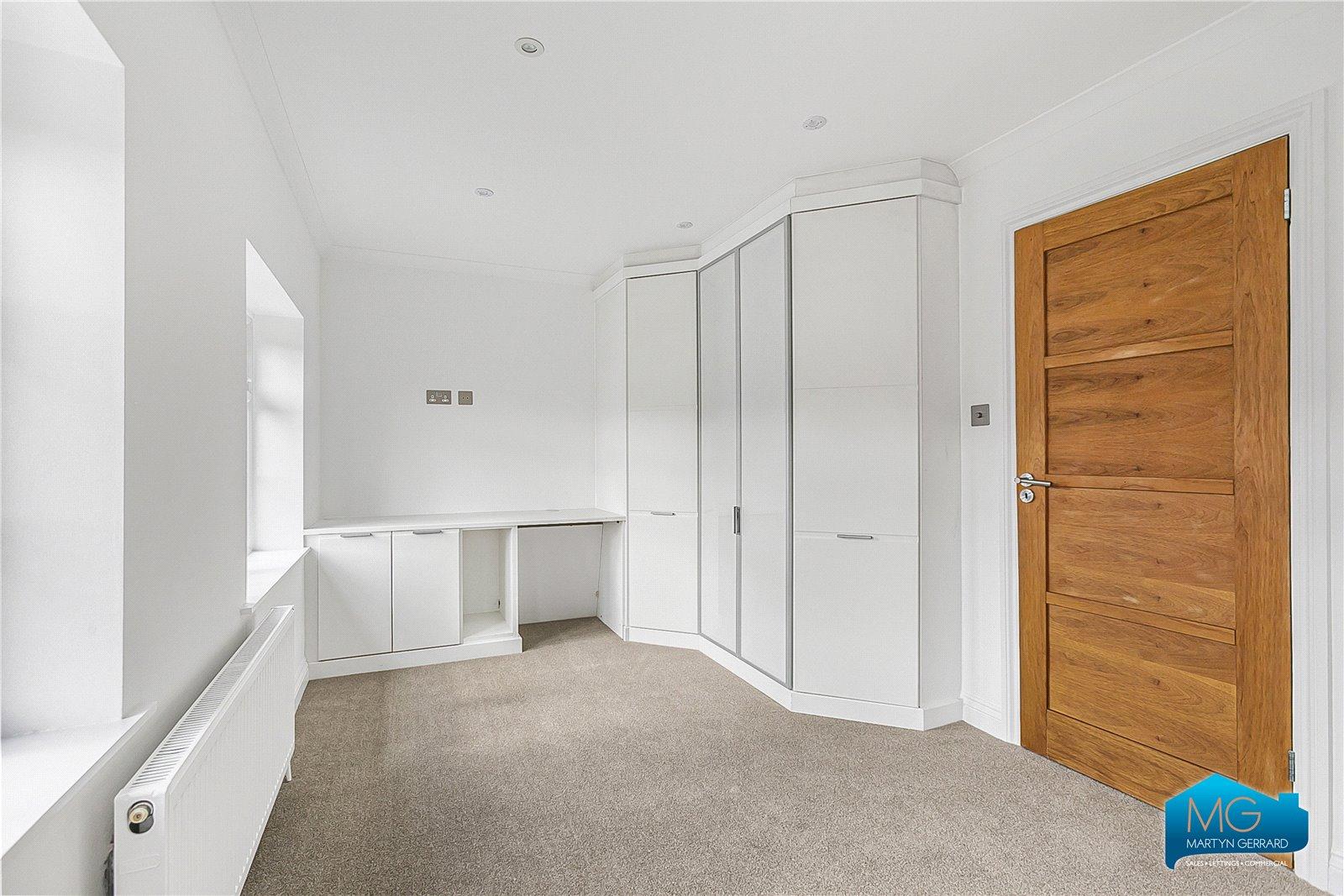 3 bedroom Semi-Detached House to rent - Martyn Gerrard