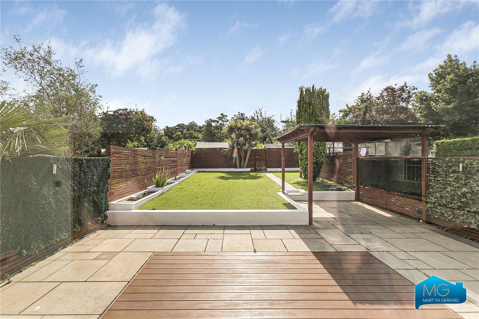 3 bedroom Semi-Detached House to rent - Martyn Gerrard
