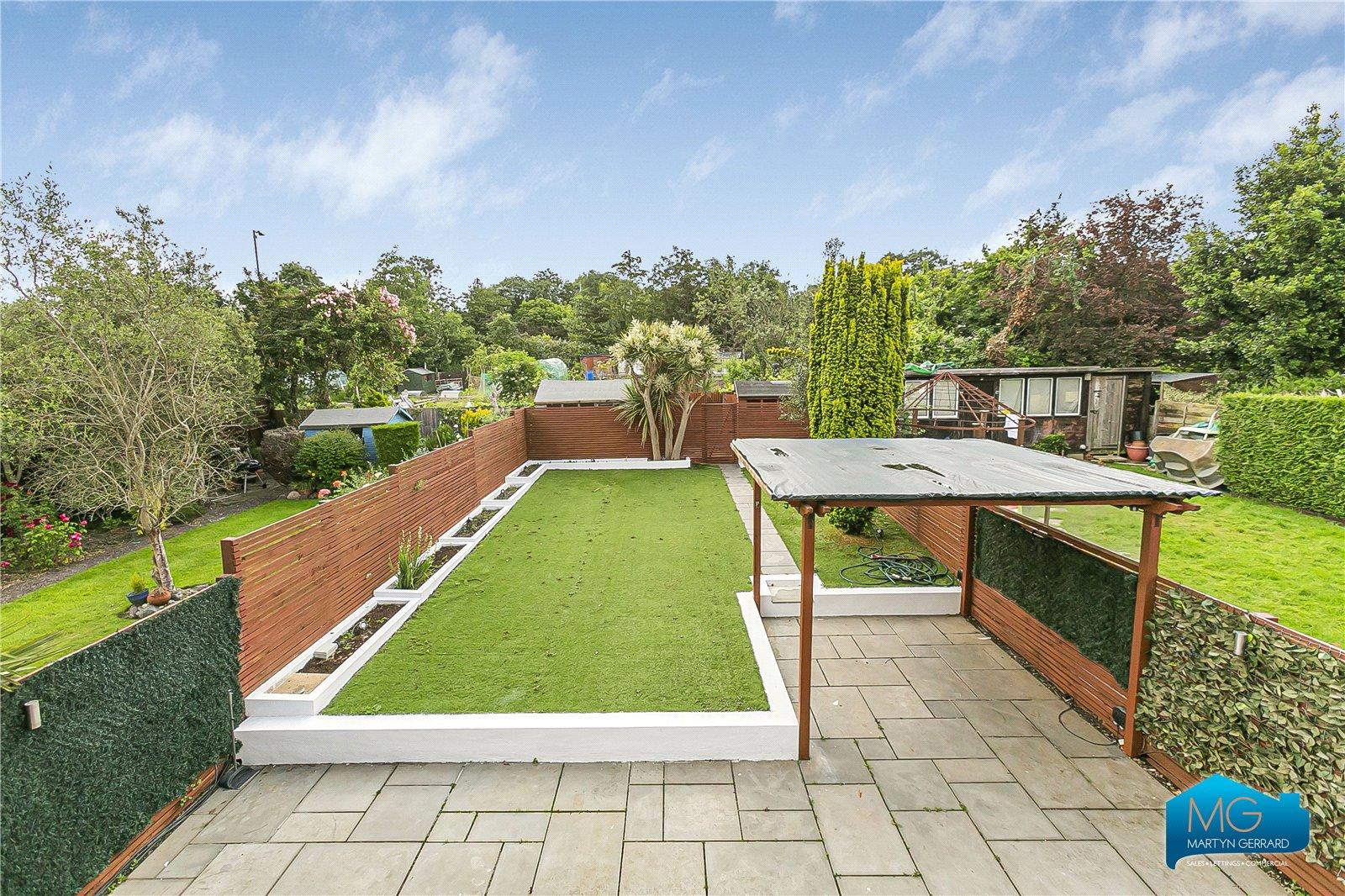 3 bedroom Semi-Detached House to rent - Martyn Gerrard