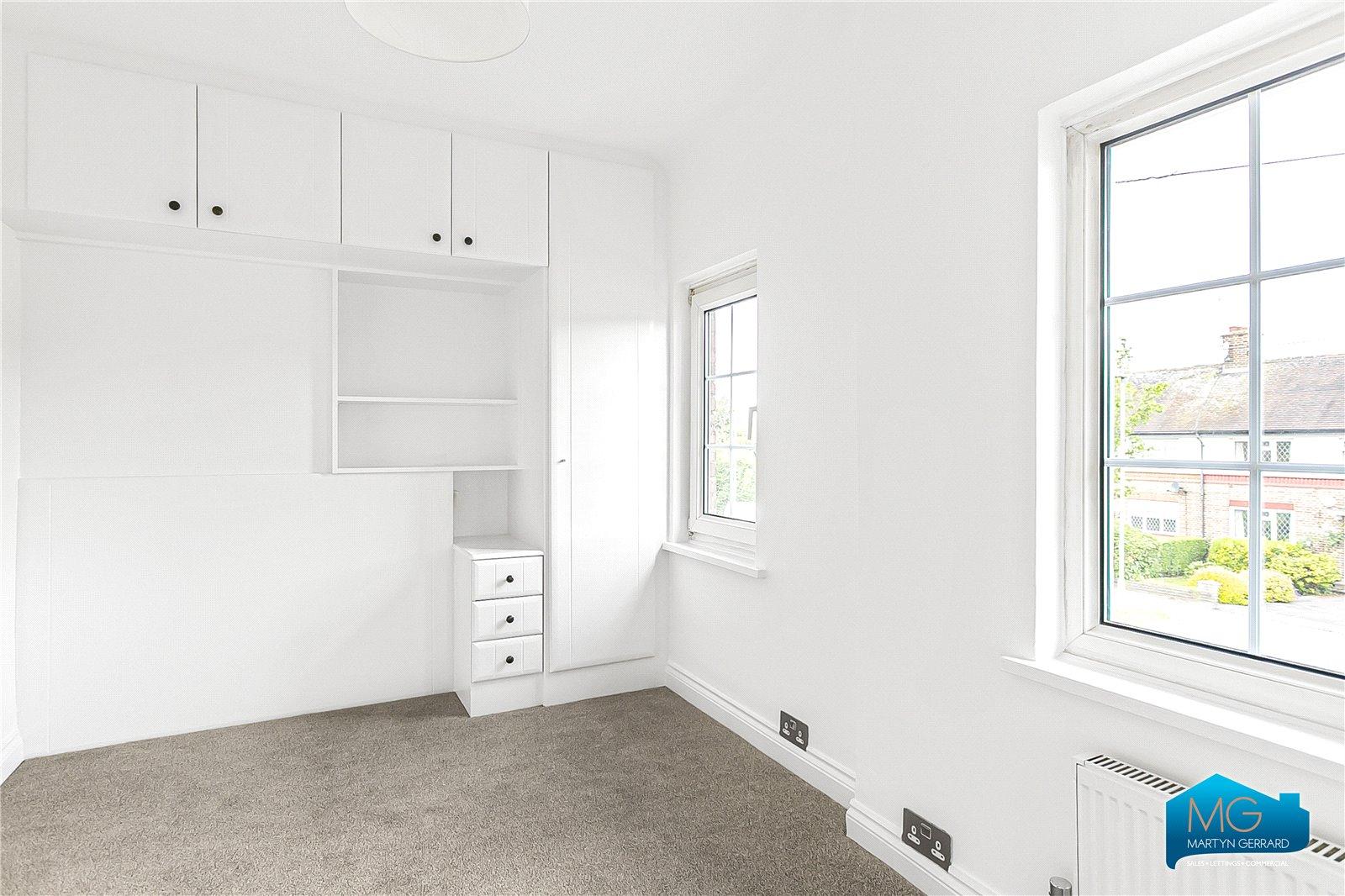 3 bedroom Semi-Detached House to rent - Martyn Gerrard