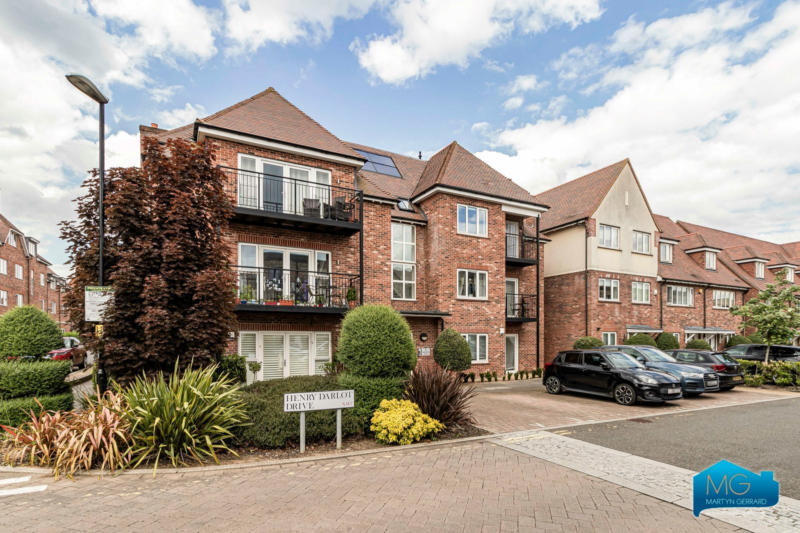 2 bedroom Apartment to rent - Martyn Gerrard
