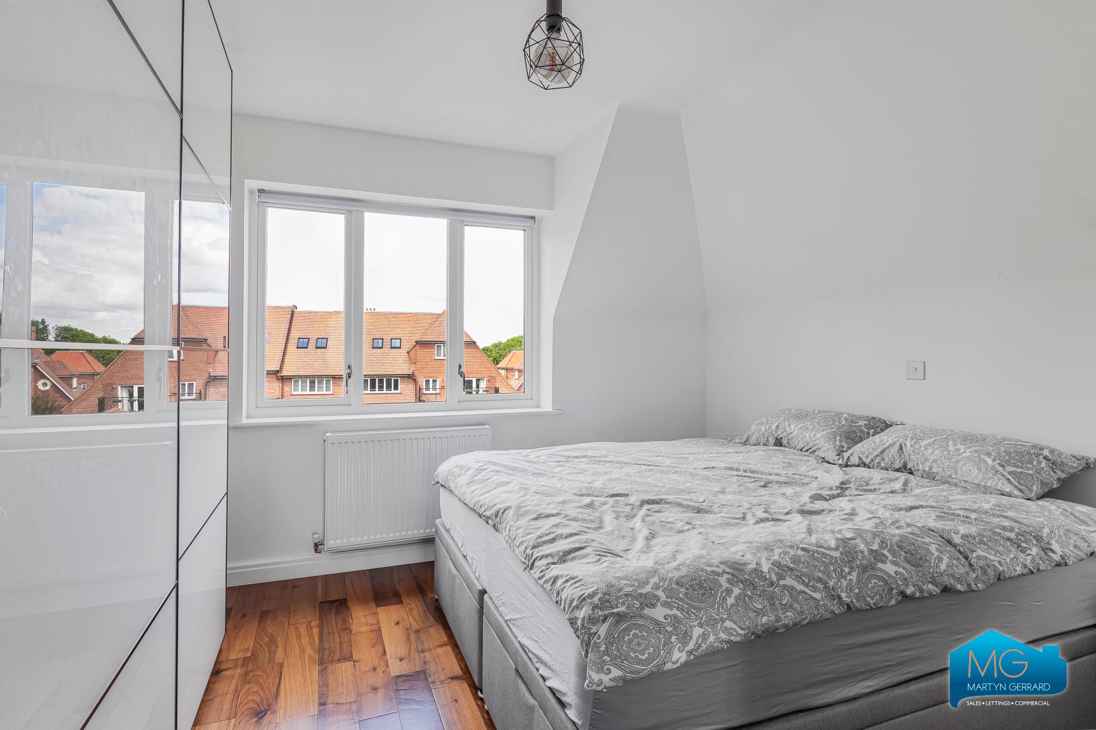 2 bedroom Apartment to rent - Martyn Gerrard