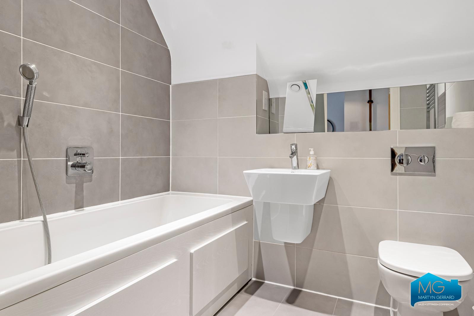 2 bedroom Apartment to rent - Martyn Gerrard