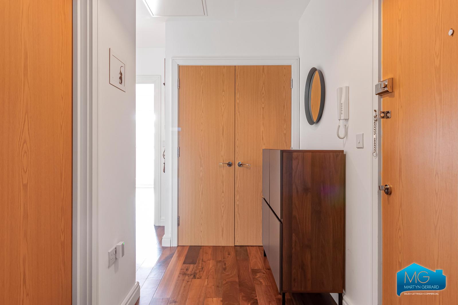 2 bedroom Apartment to rent - Martyn Gerrard