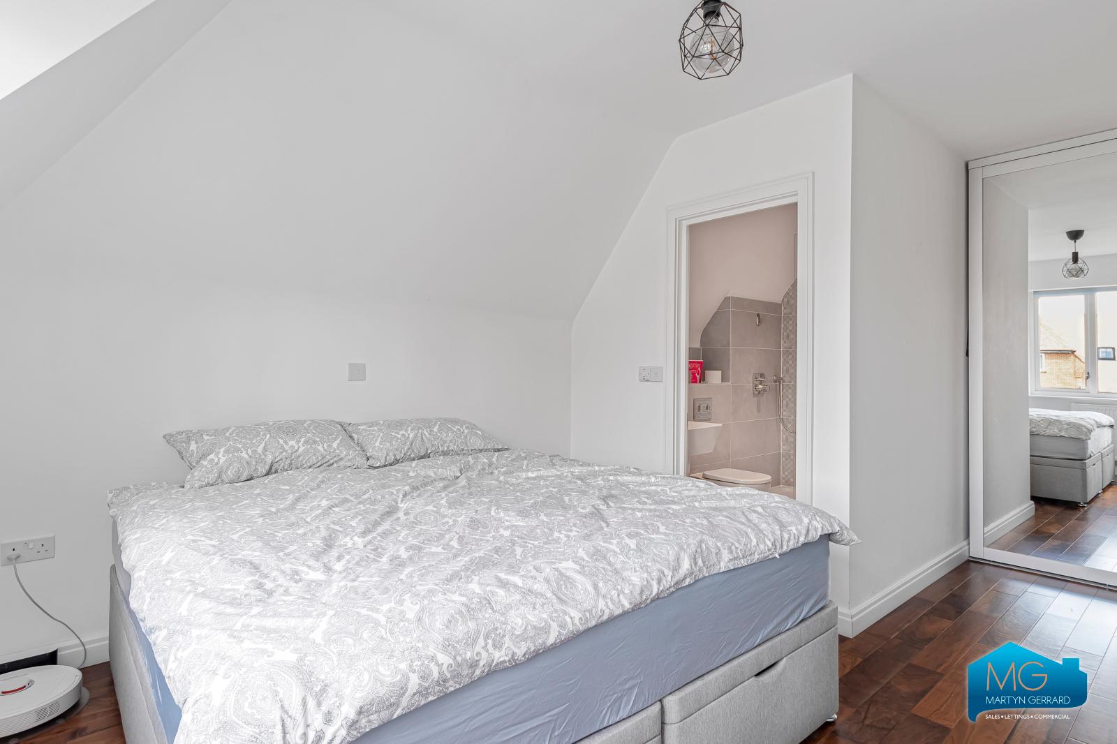 2 bedroom Apartment to rent - Martyn Gerrard